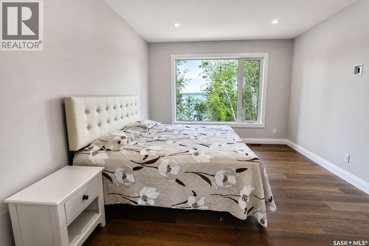 153 Ward DRIVE - 22