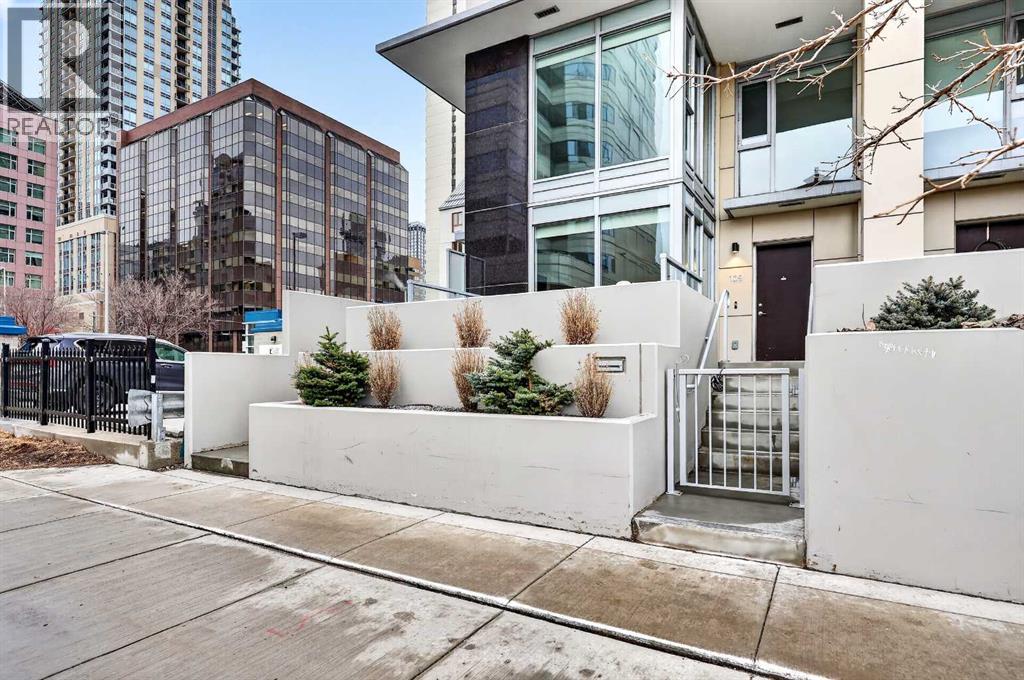 #109 1025 5 Avenue SW - 5