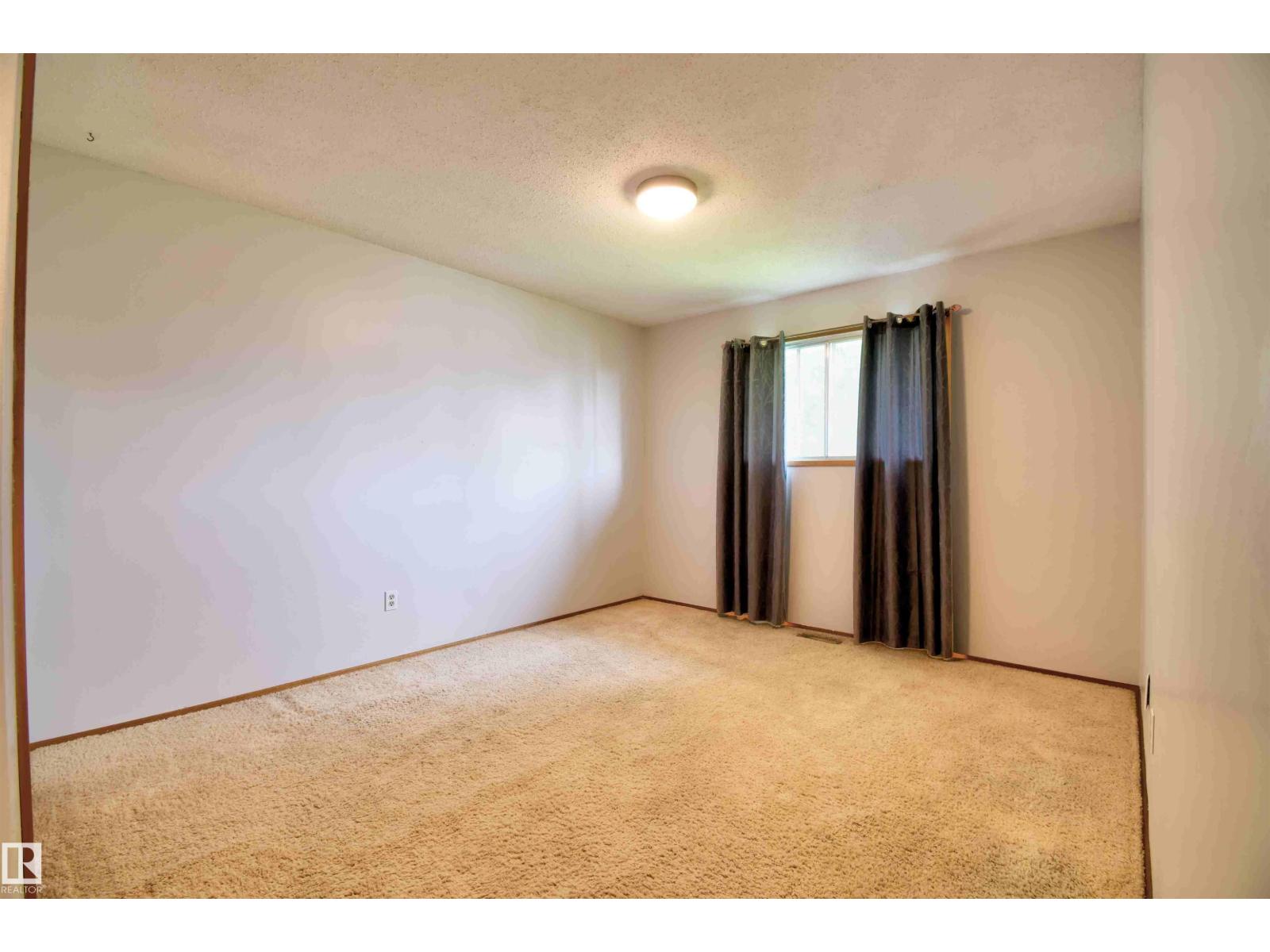 5626 51 AV — photo 9