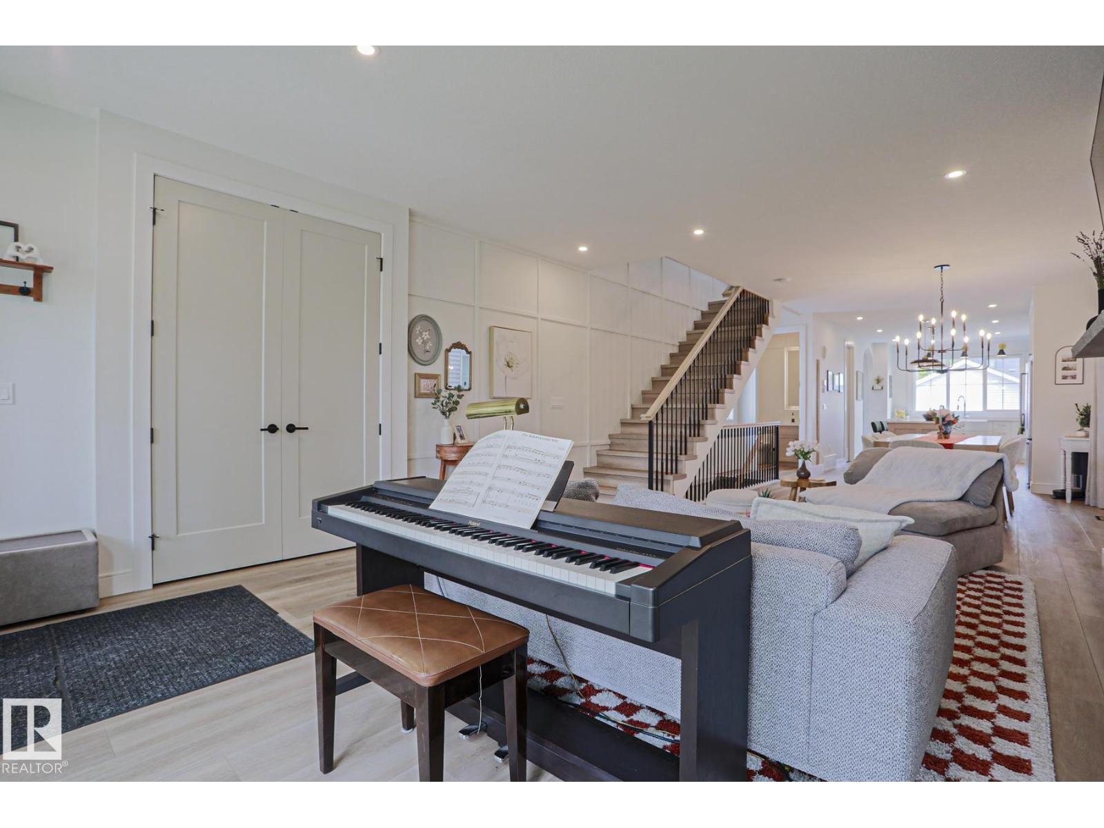 10729 129 ST NW - photo 4