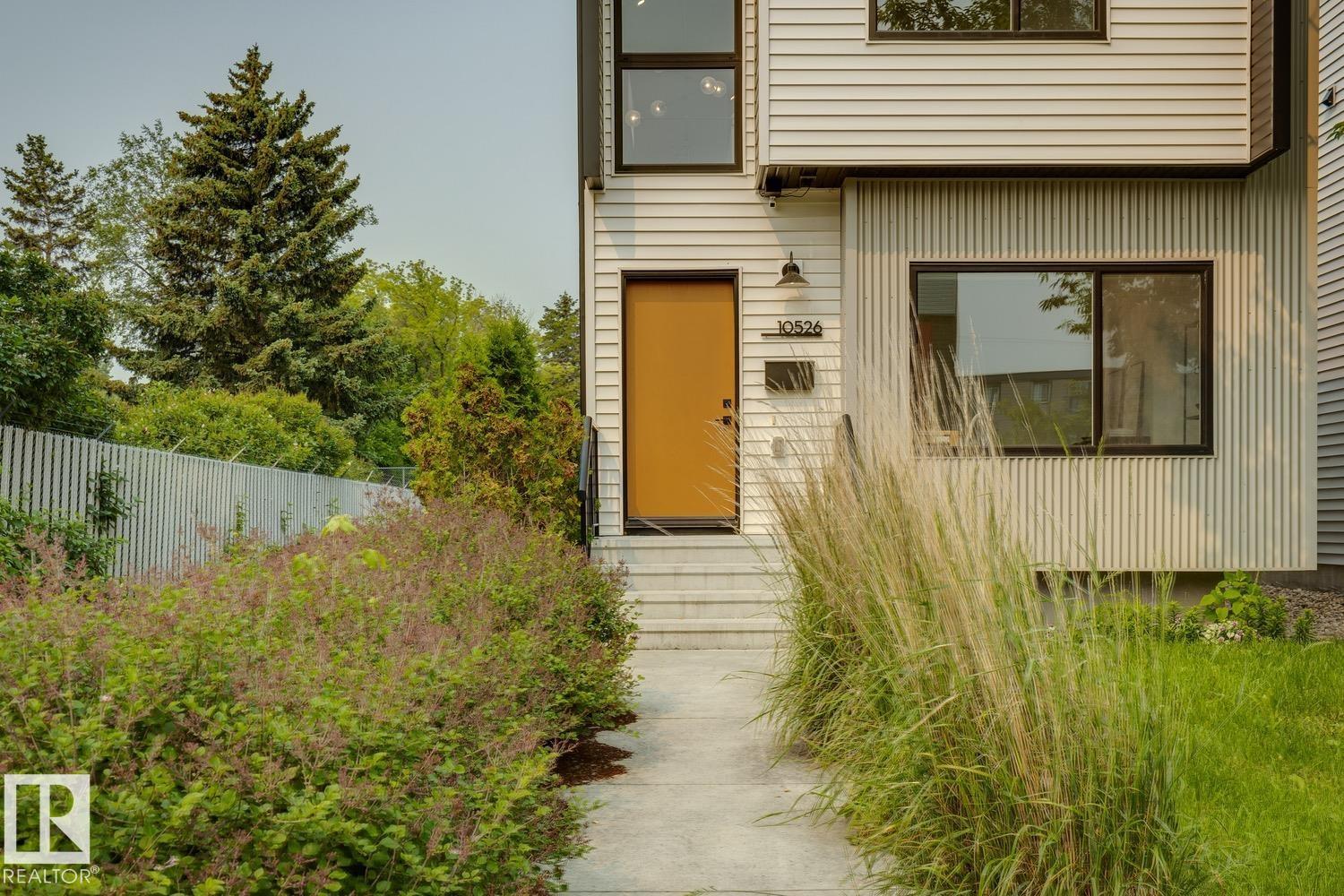 10526 157 ST NW - photo 4