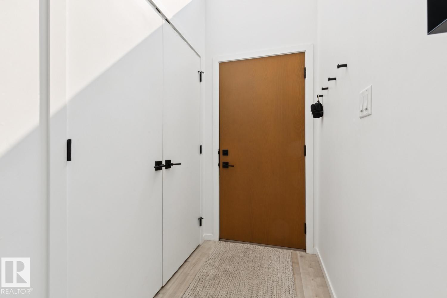 10526 157 ST NW - photo 5
