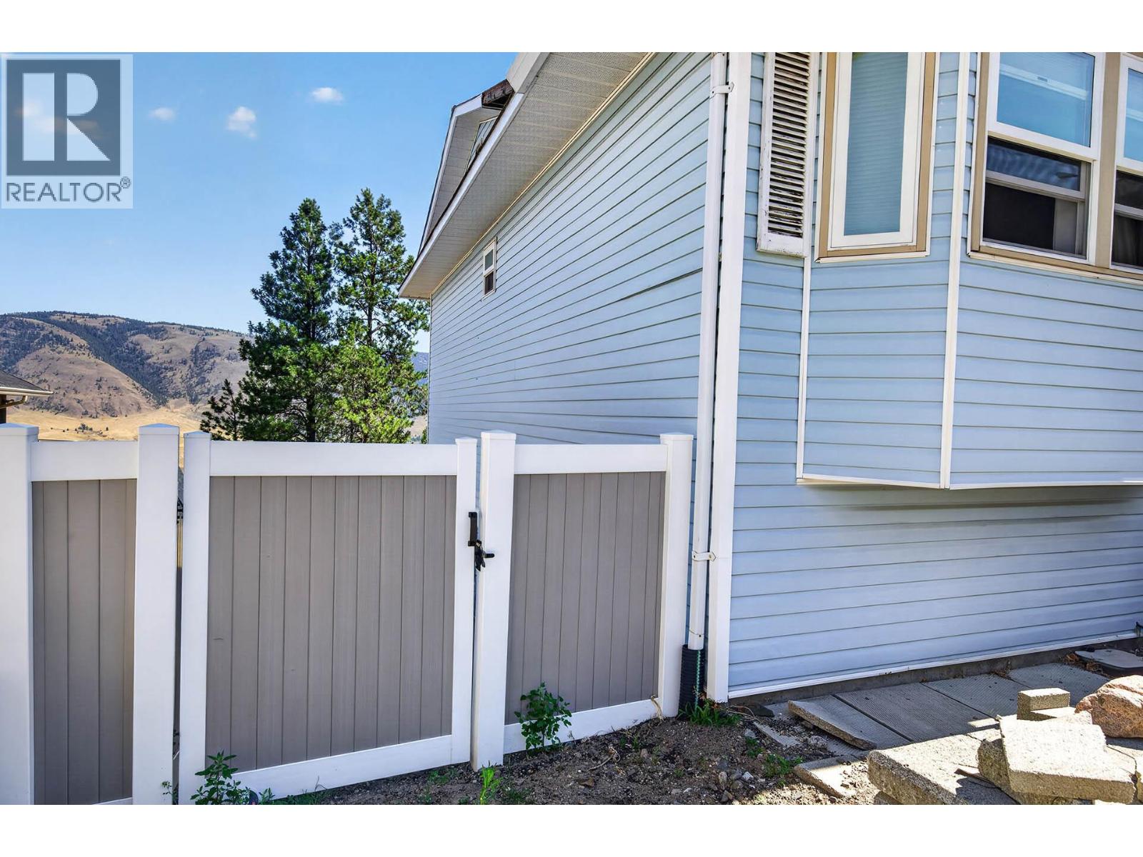 2580 Nechako Drive - 36
