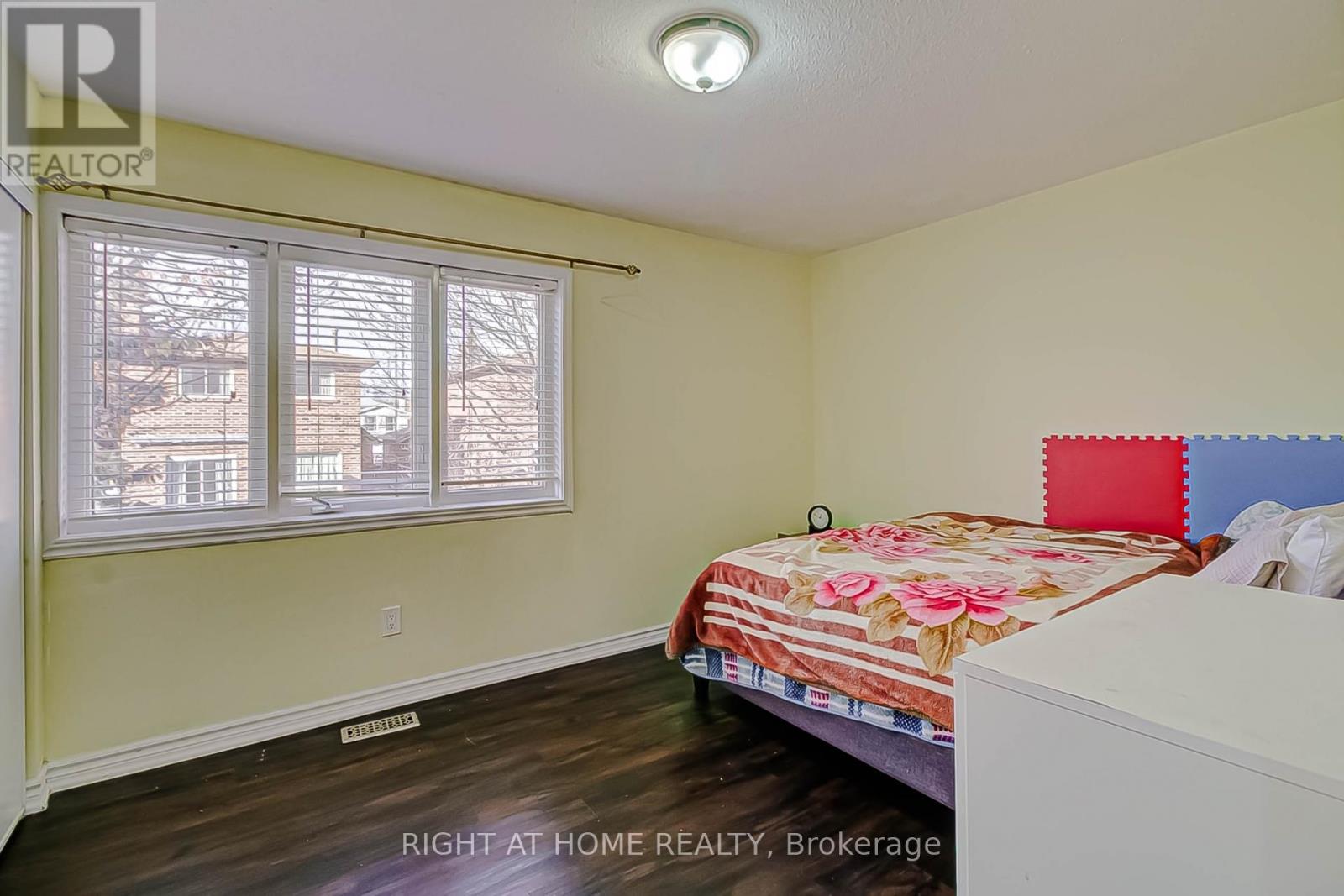 #12 6400 LAWRENCE AVENUE E - 11
