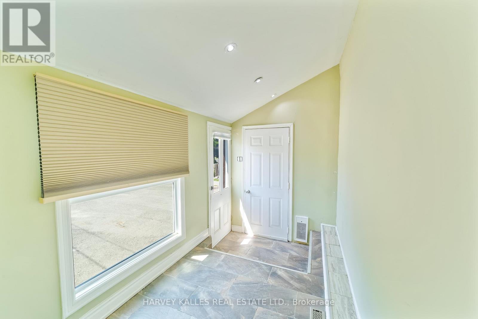 6814 14TH AVENUE - 8
