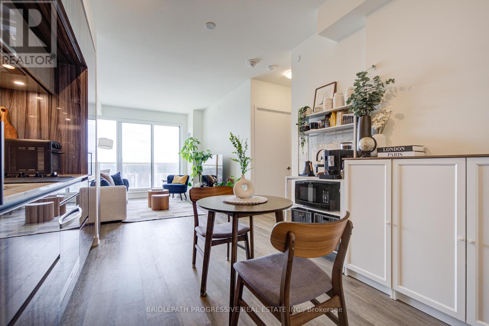 #518 6 DAVID EYER ROAD - 19