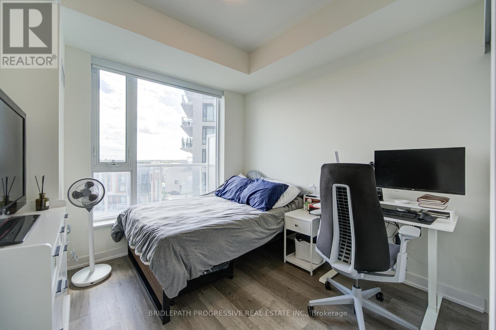#518 6 DAVID EYER ROAD - 21