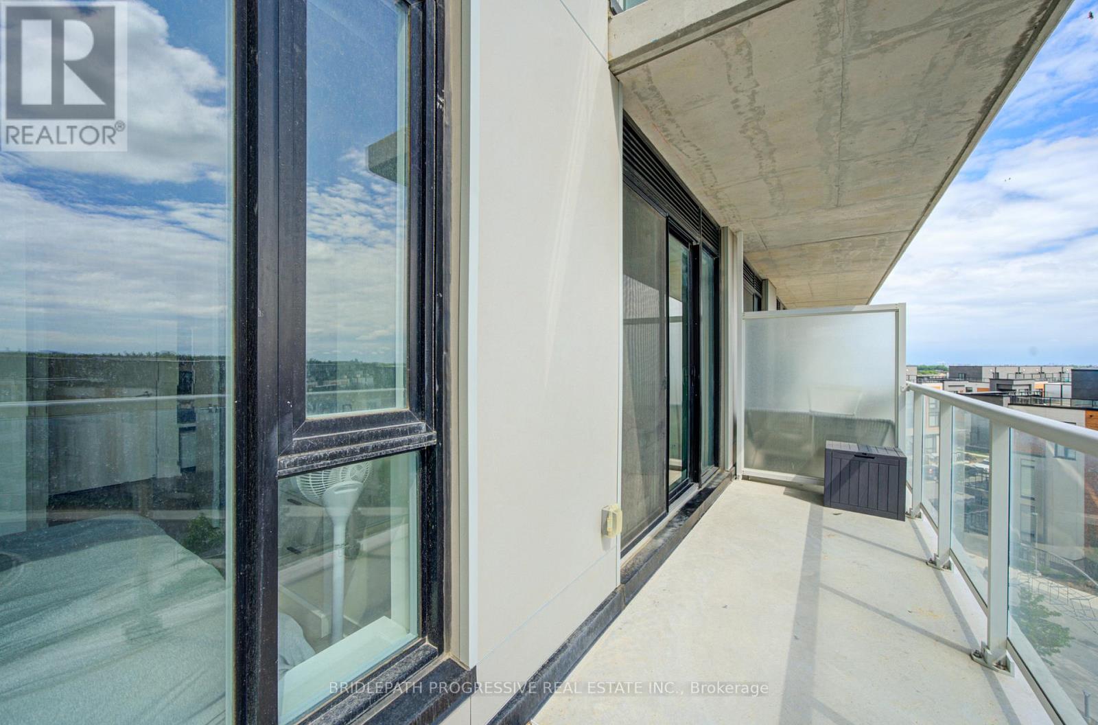 #518 6 DAVID EYER ROAD - 28