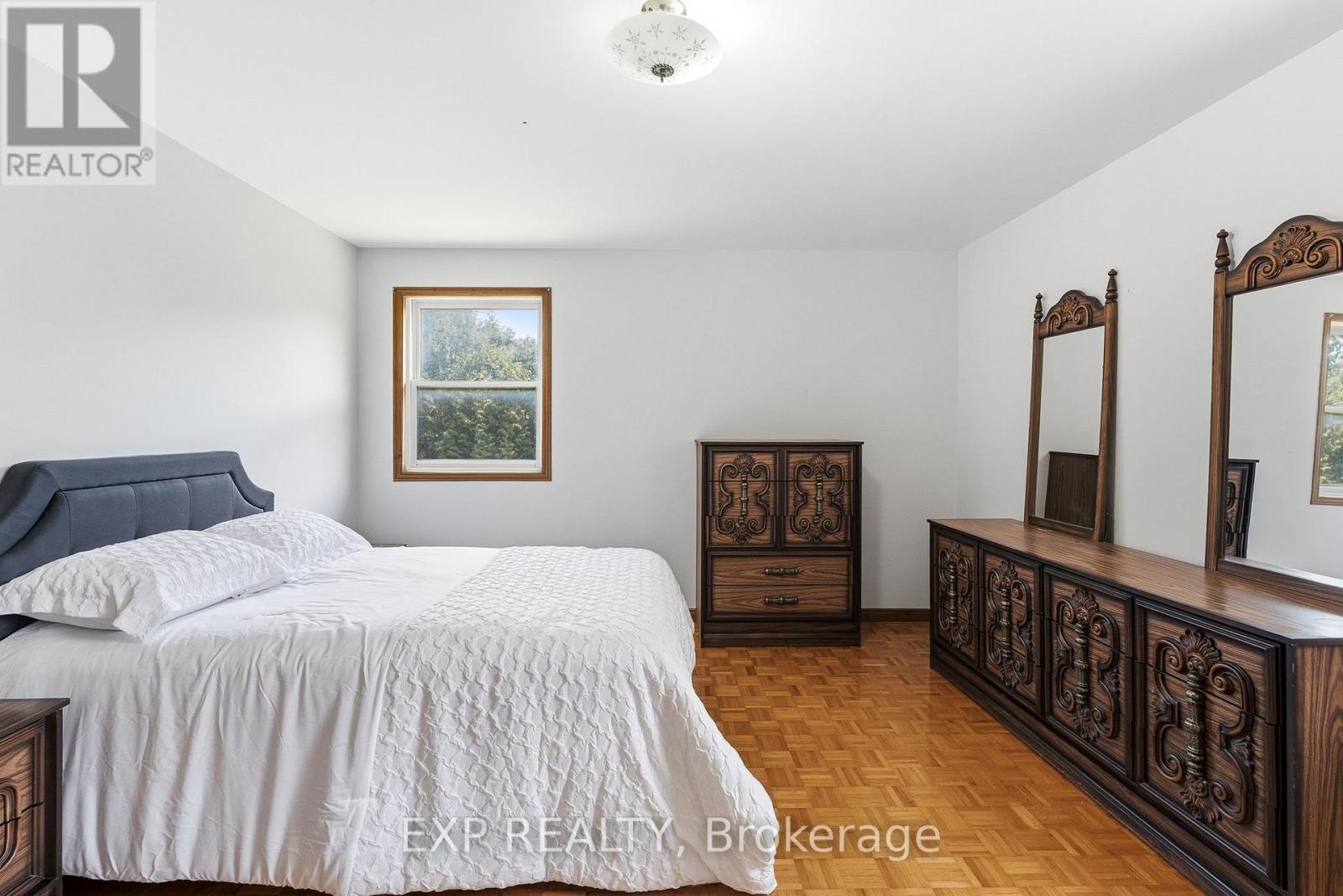 32 LOUISA STREET - 21