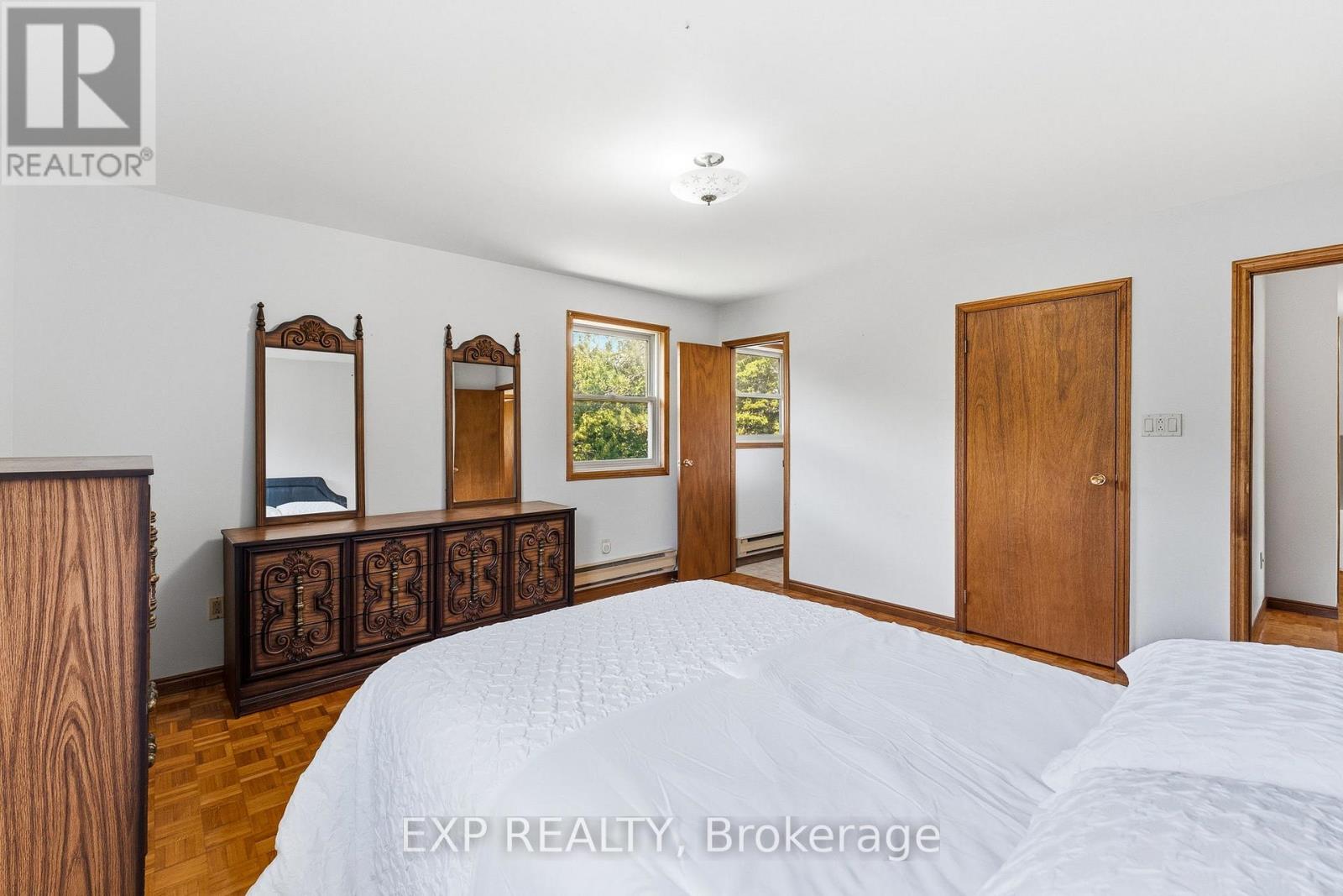 32 LOUISA STREET - 22