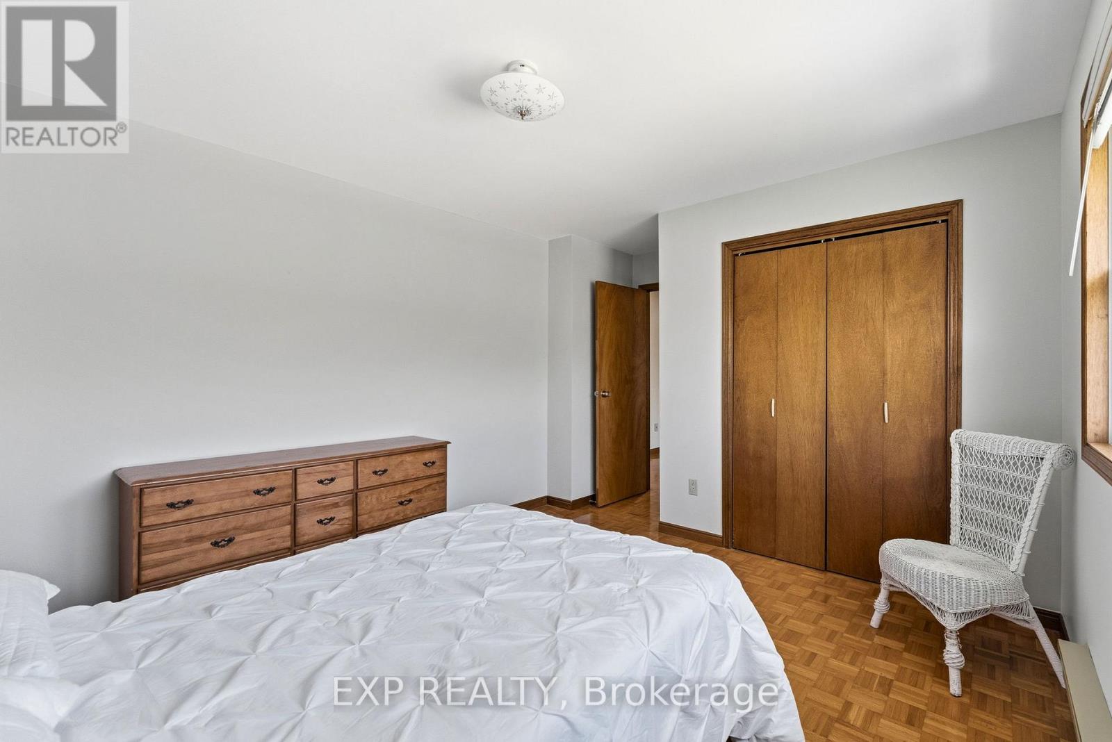 32 LOUISA STREET - 25