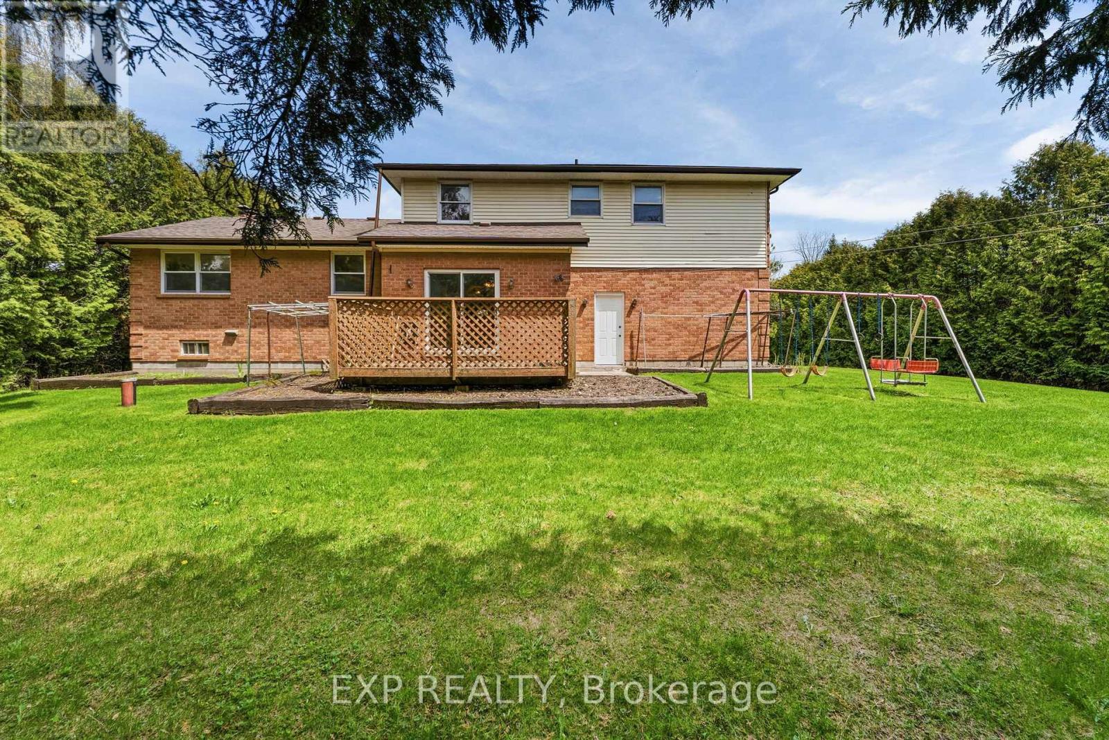 32 LOUISA STREET - 35