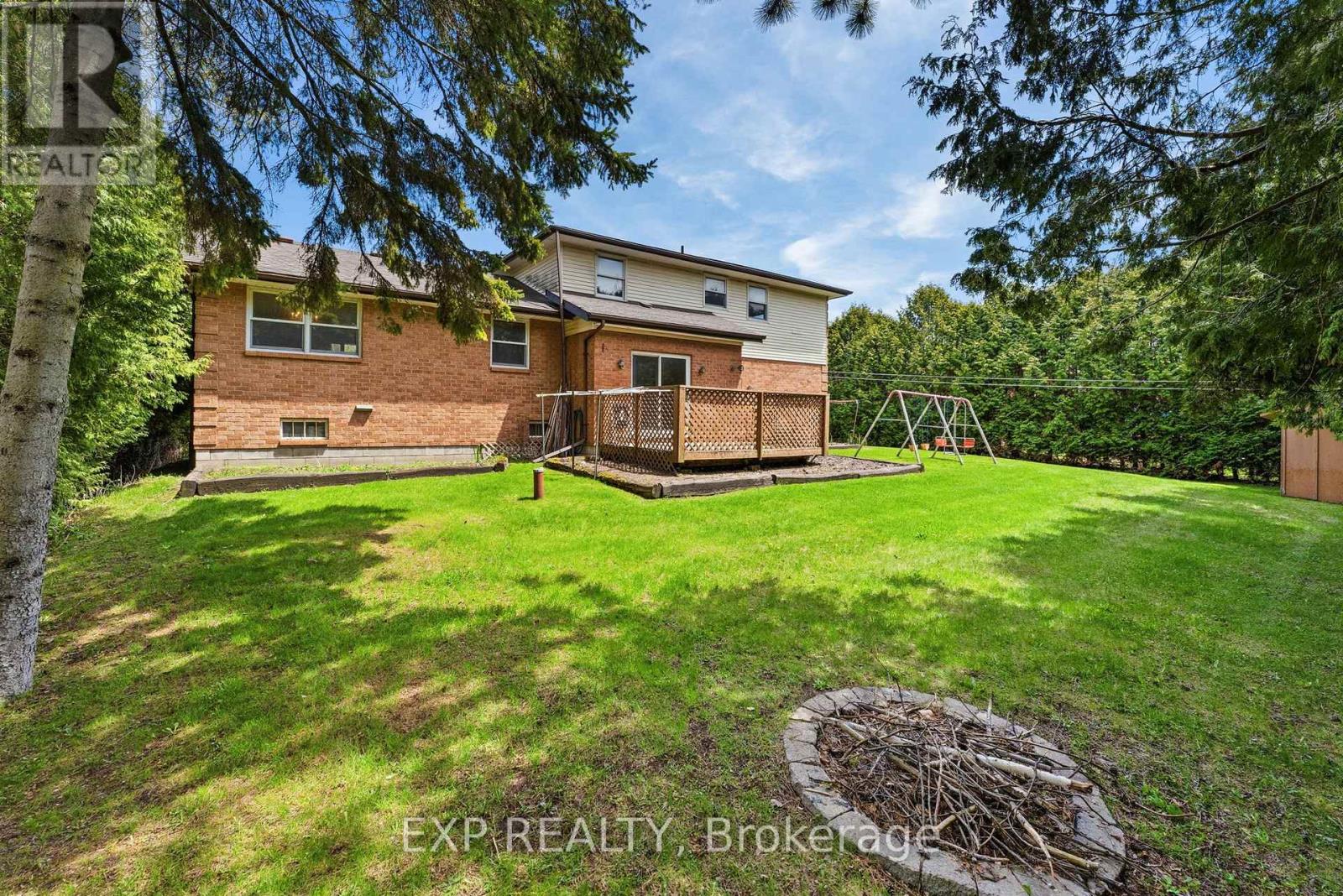 32 LOUISA STREET - 36