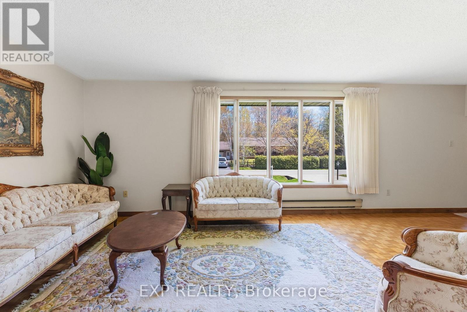 32 LOUISA STREET - 8