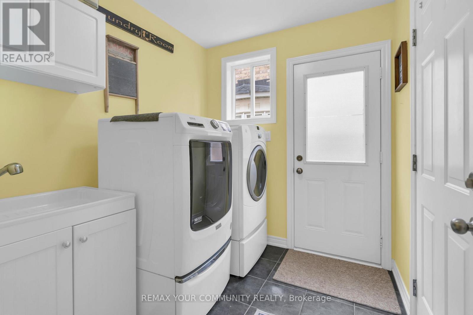 37 BRAMSEY STREET - 24