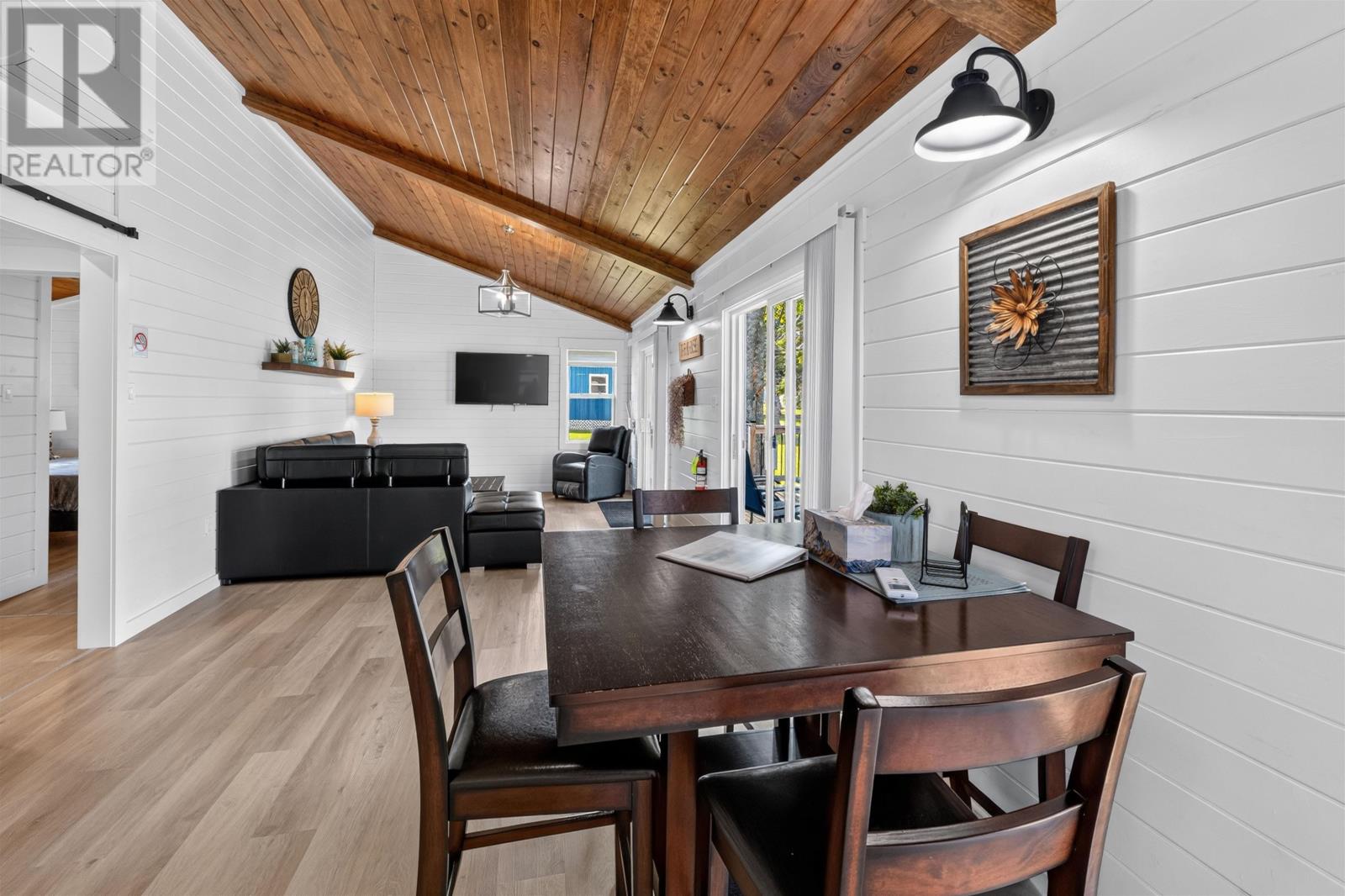 288 Spruce Way, 282, 276 - 26