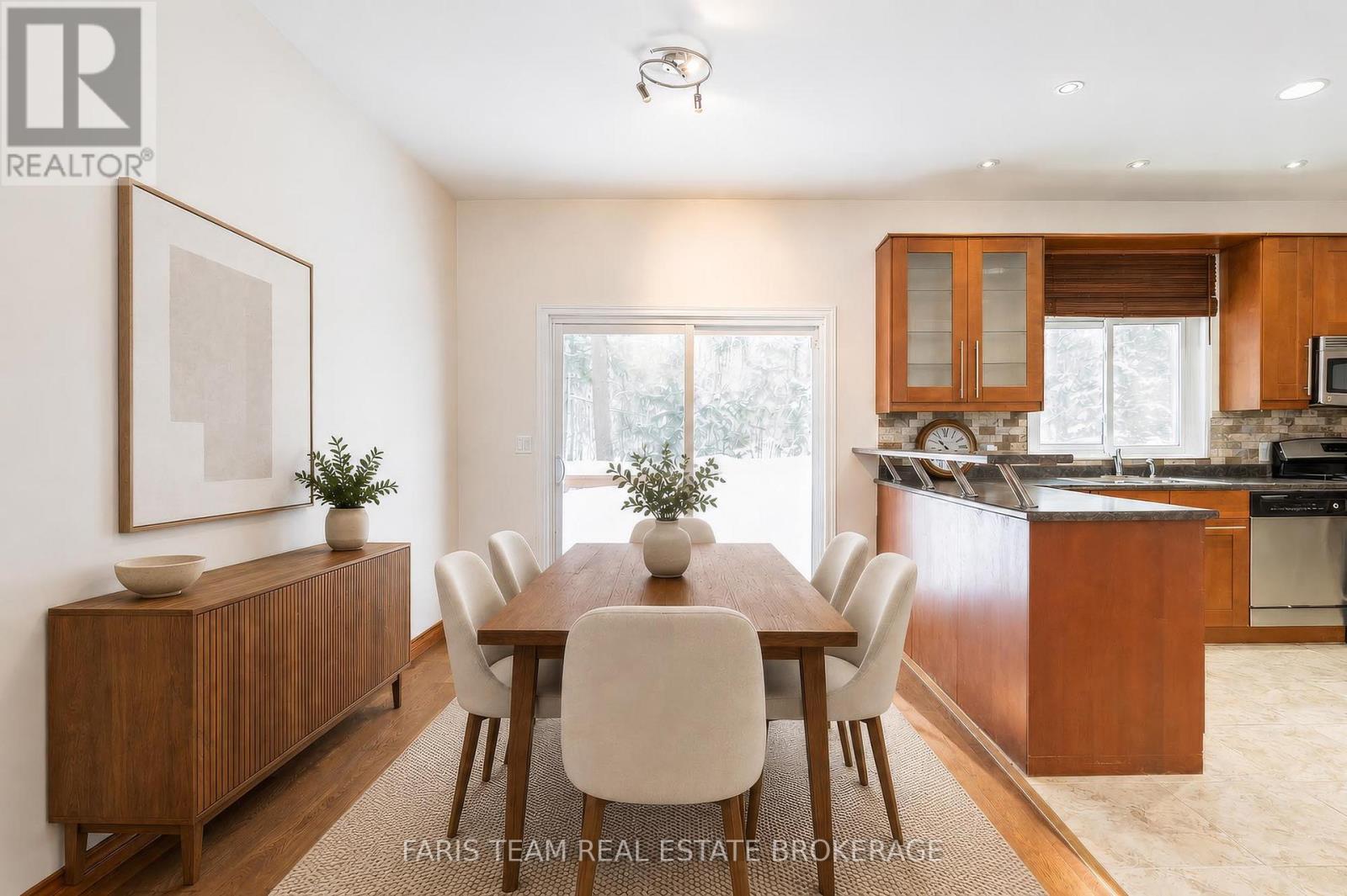 2384 CHAMPLAIN ROAD - 11