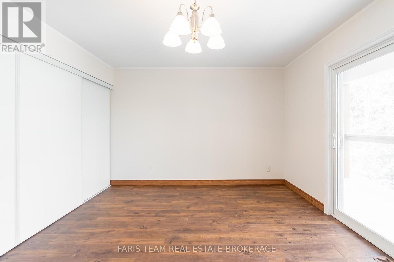 2384 CHAMPLAIN ROAD - 21