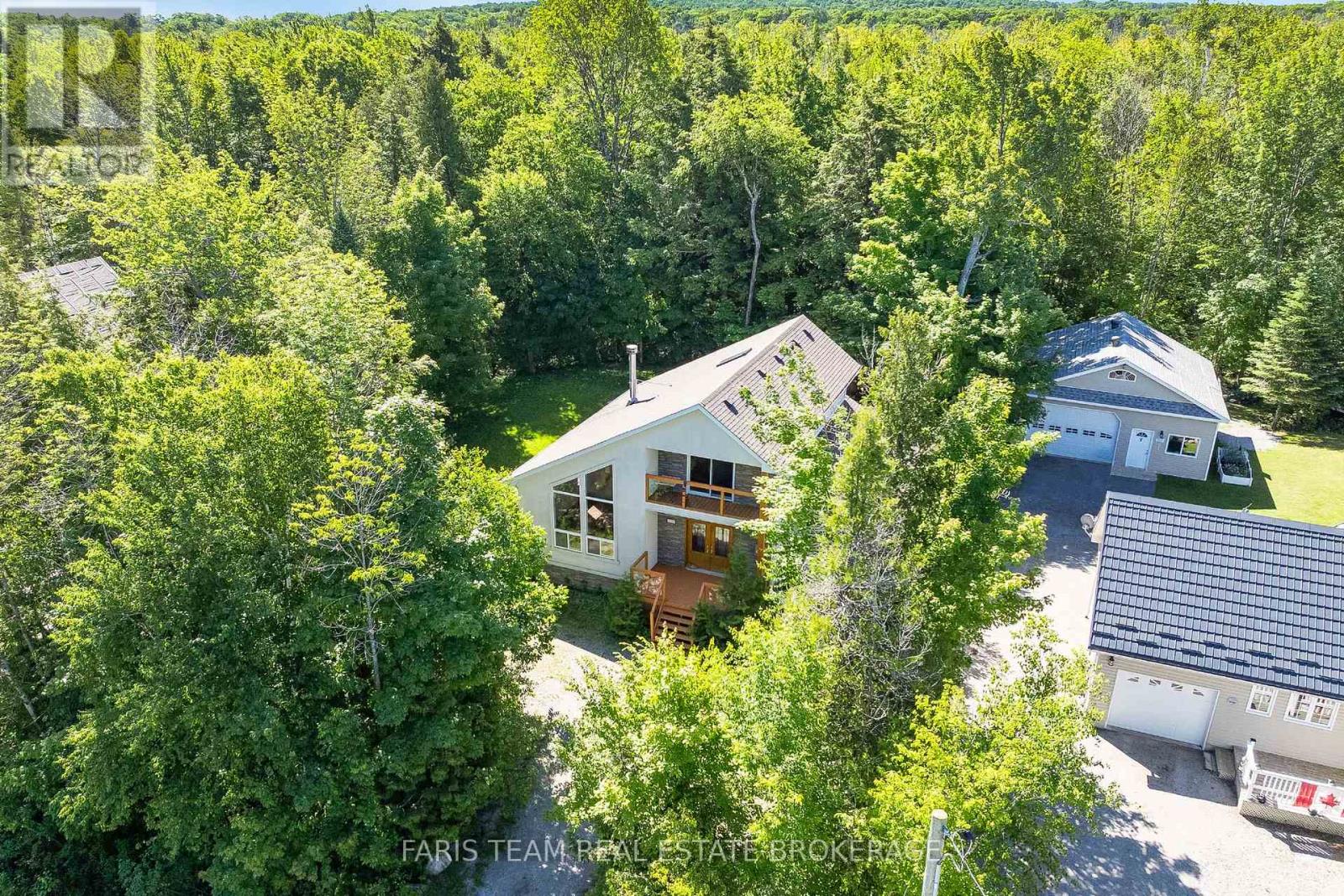 2384 CHAMPLAIN ROAD - 32