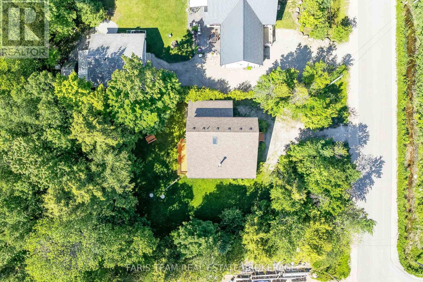 2384 CHAMPLAIN ROAD - 33