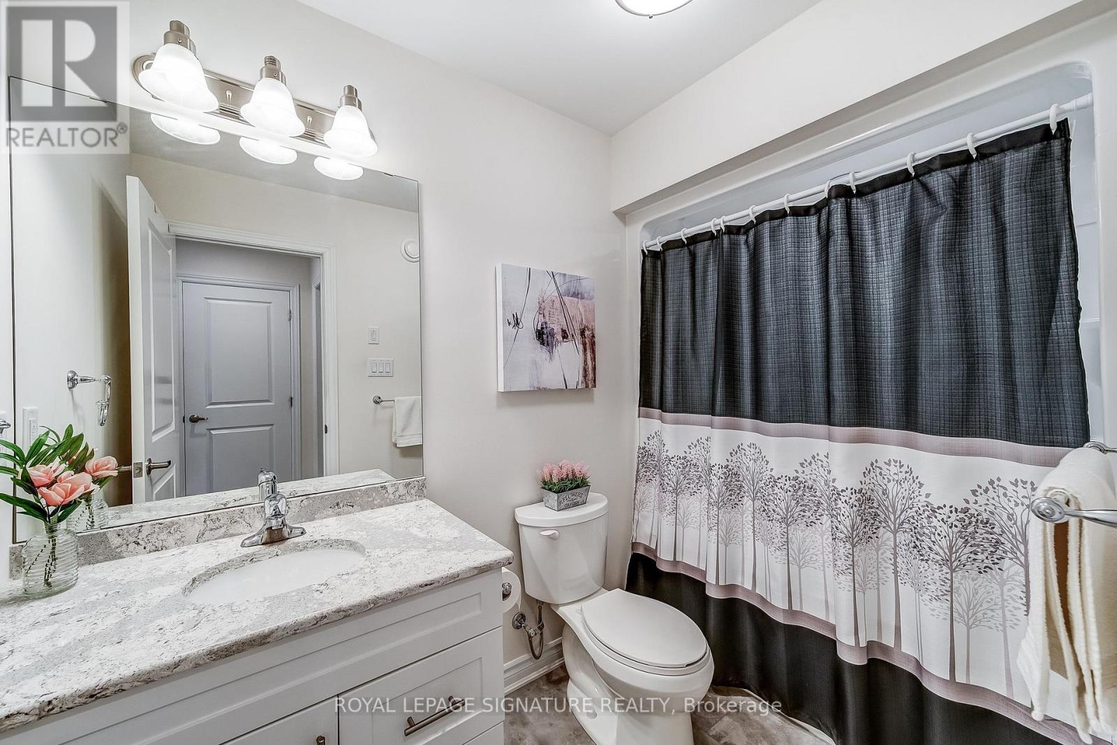 61 IVY CRESCENT - 15