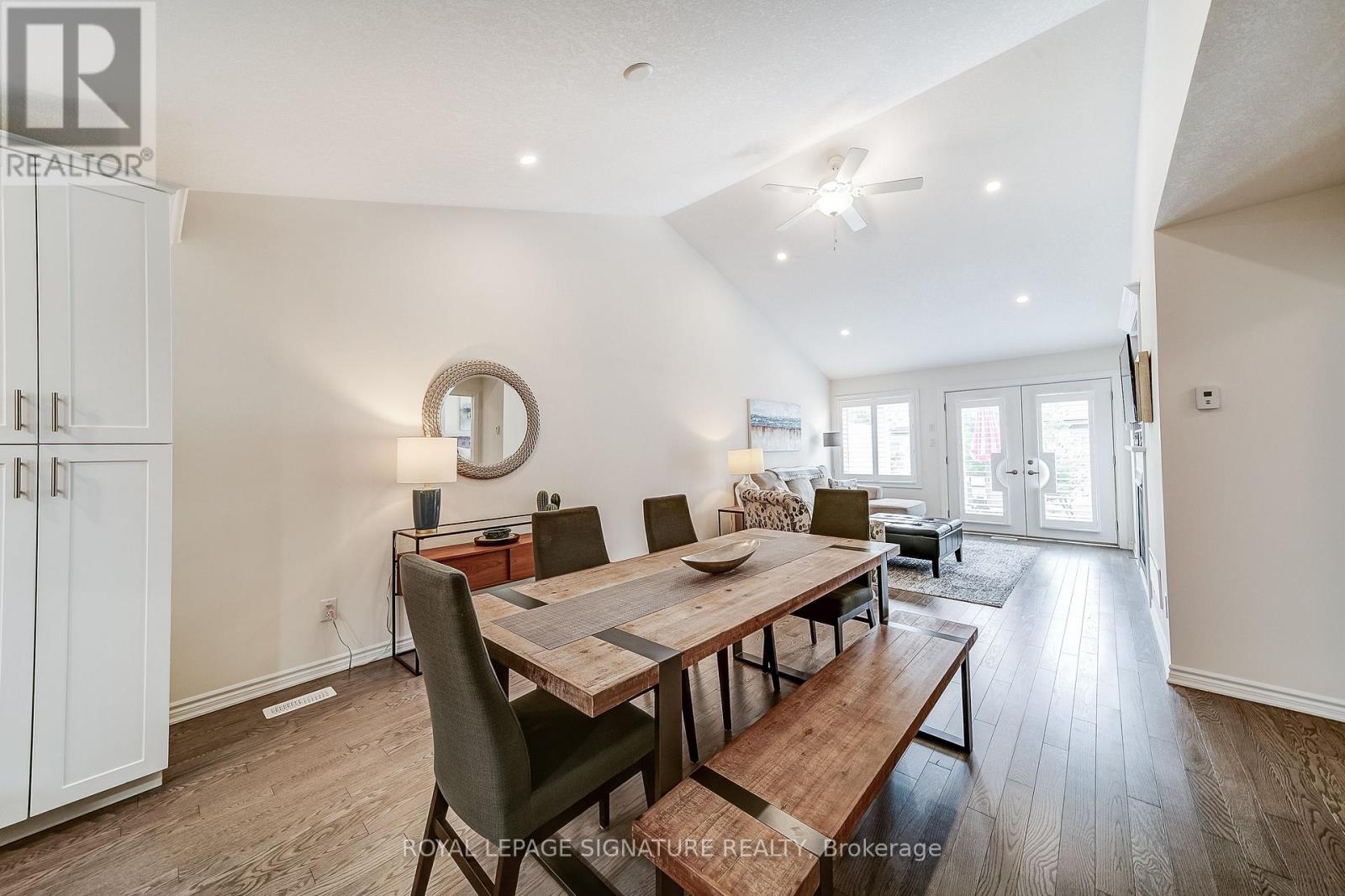 61 IVY CRESCENT - 17