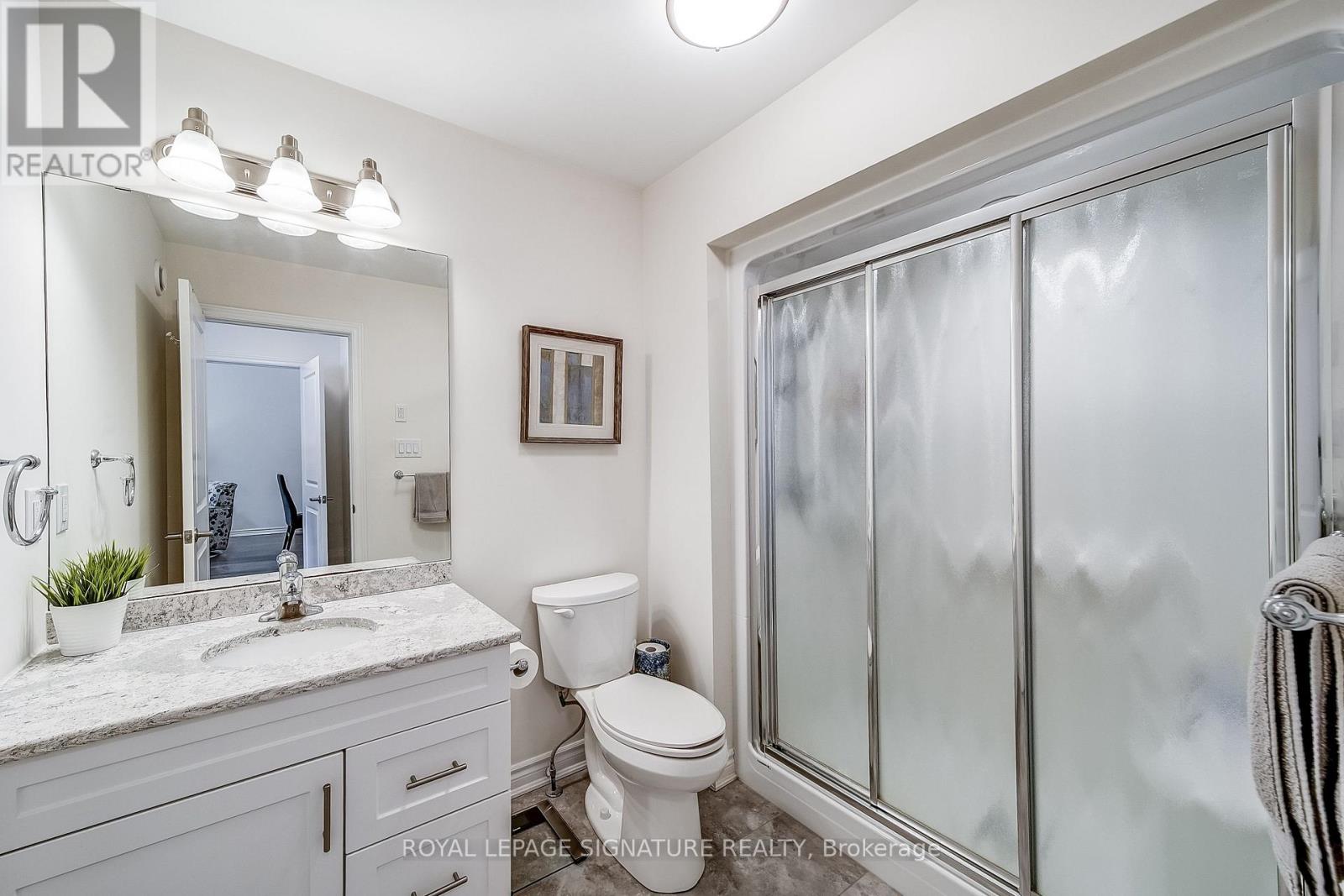 61 IVY CRESCENT - 28
