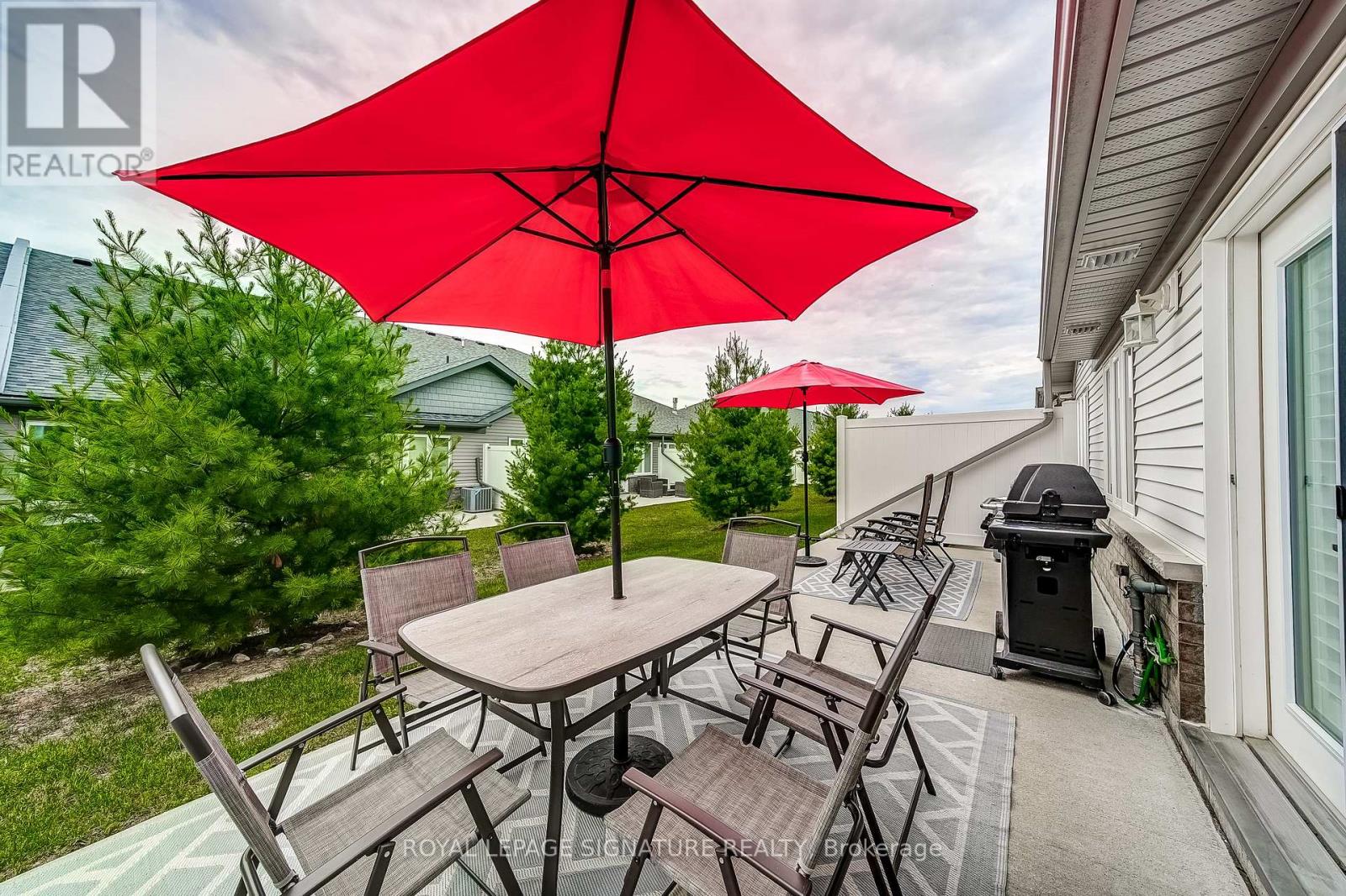 61 IVY CRESCENT - 32