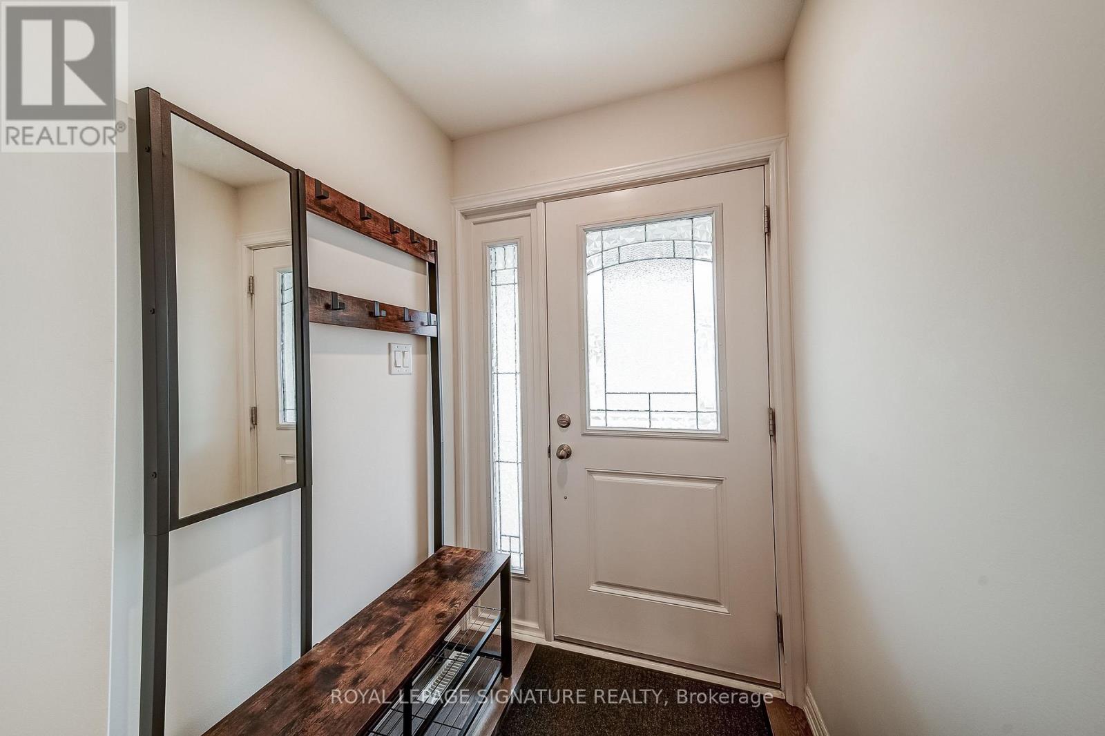 61 IVY CRESCENT - 6