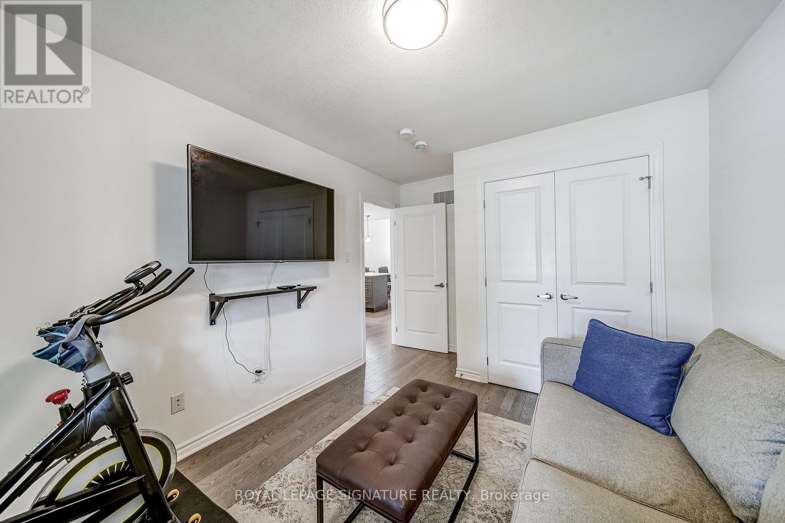 61 IVY CRESCENT - 8