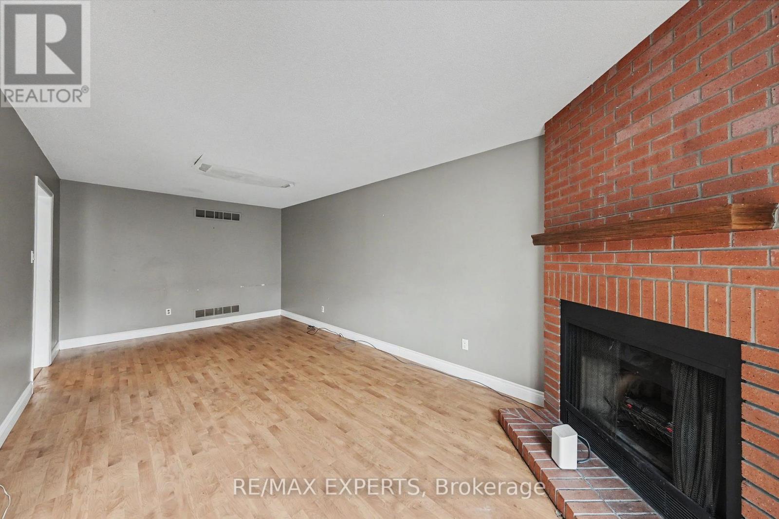 45 BLAIR CRESCENT - 11
