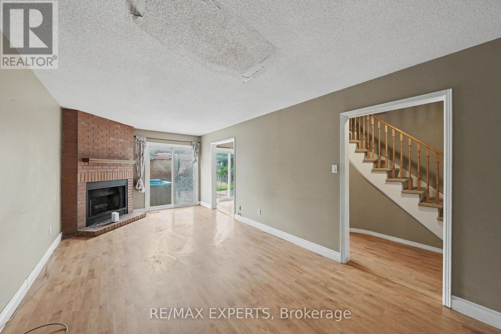 45 BLAIR CRESCENT - 12