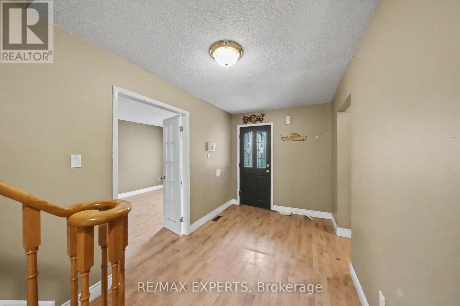 45 BLAIR CRESCENT - 2
