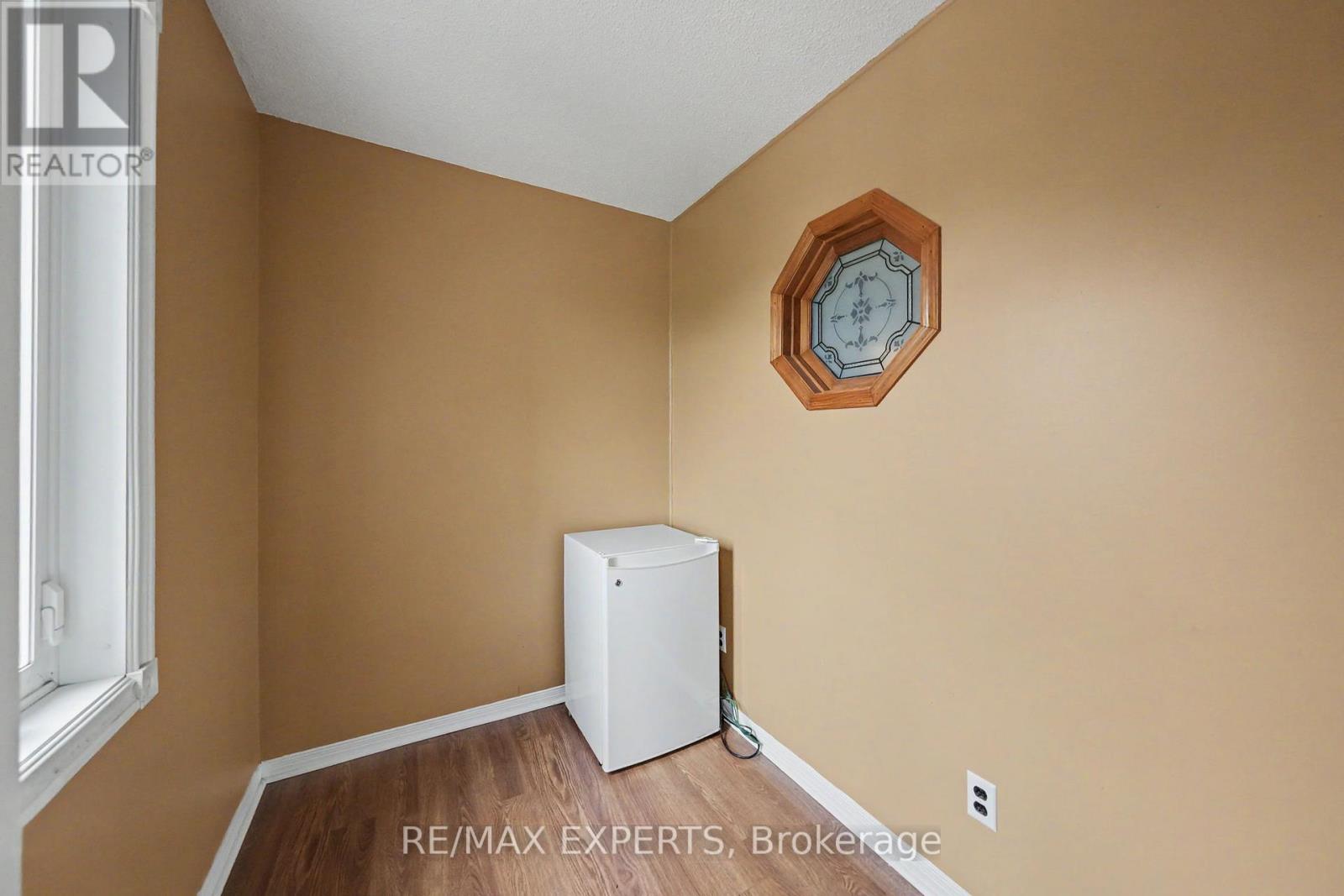 45 BLAIR CRESCENT - 20