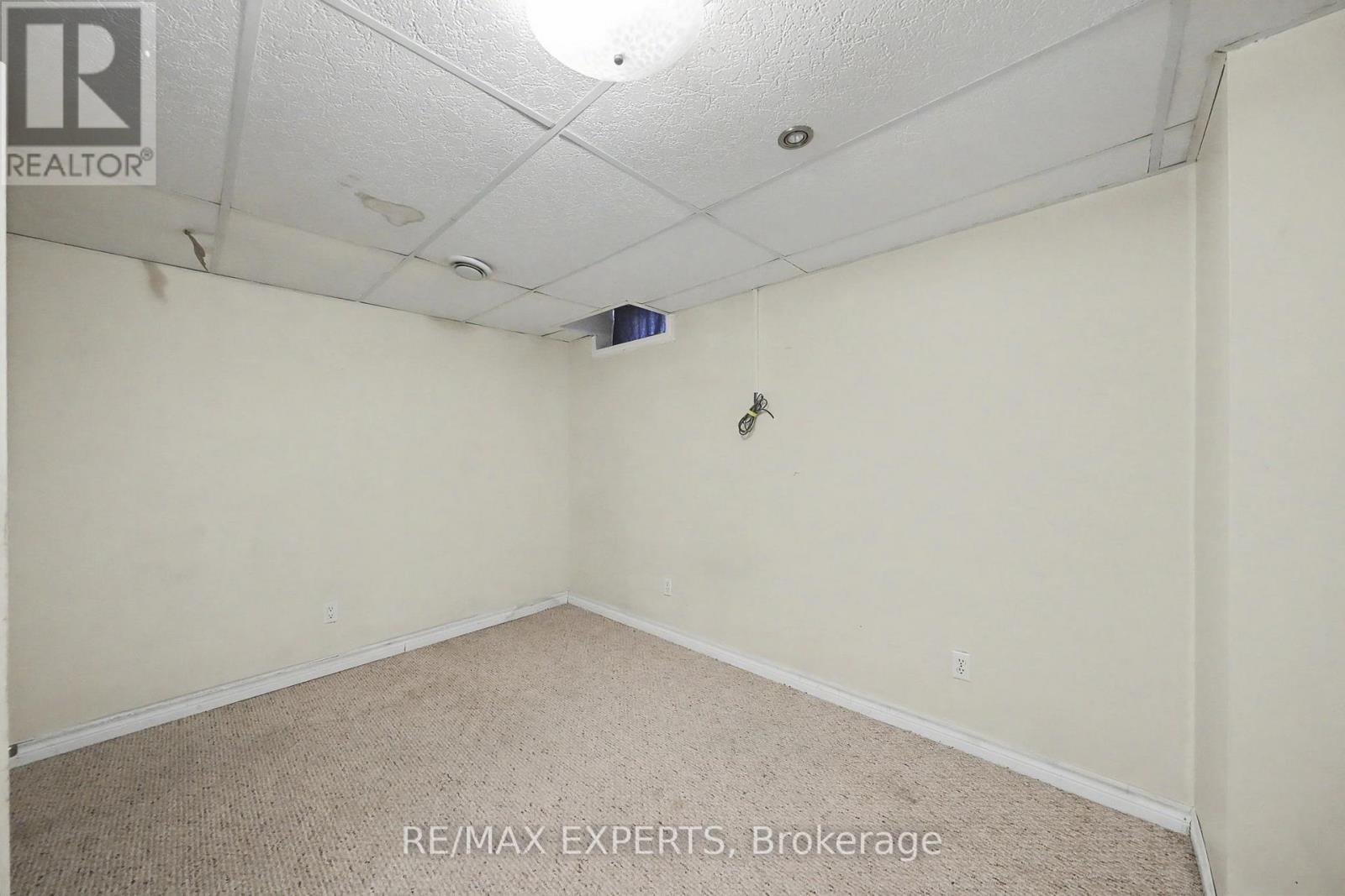 45 BLAIR CRESCENT - 24