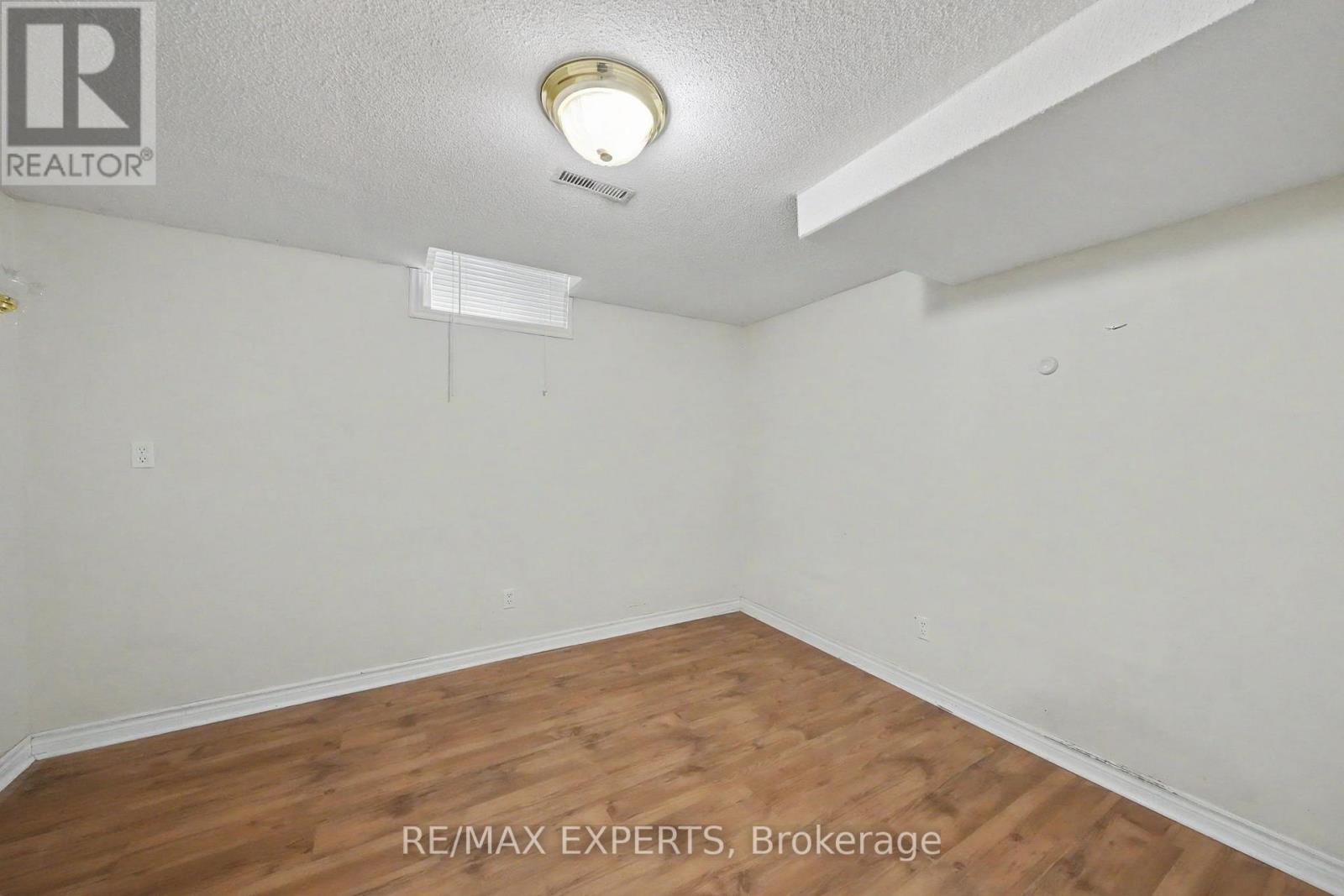45 BLAIR CRESCENT - 25