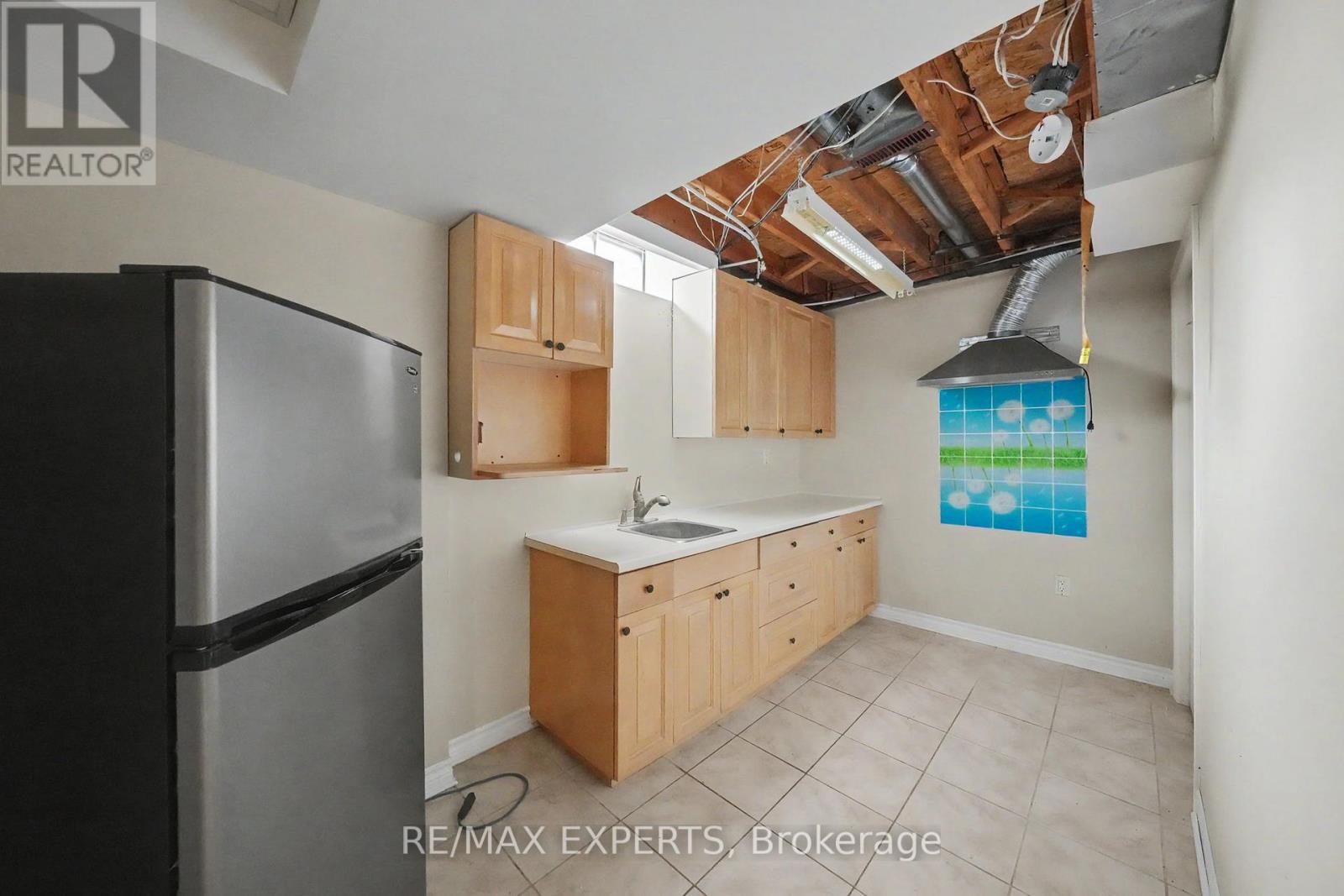 45 BLAIR CRESCENT - 27