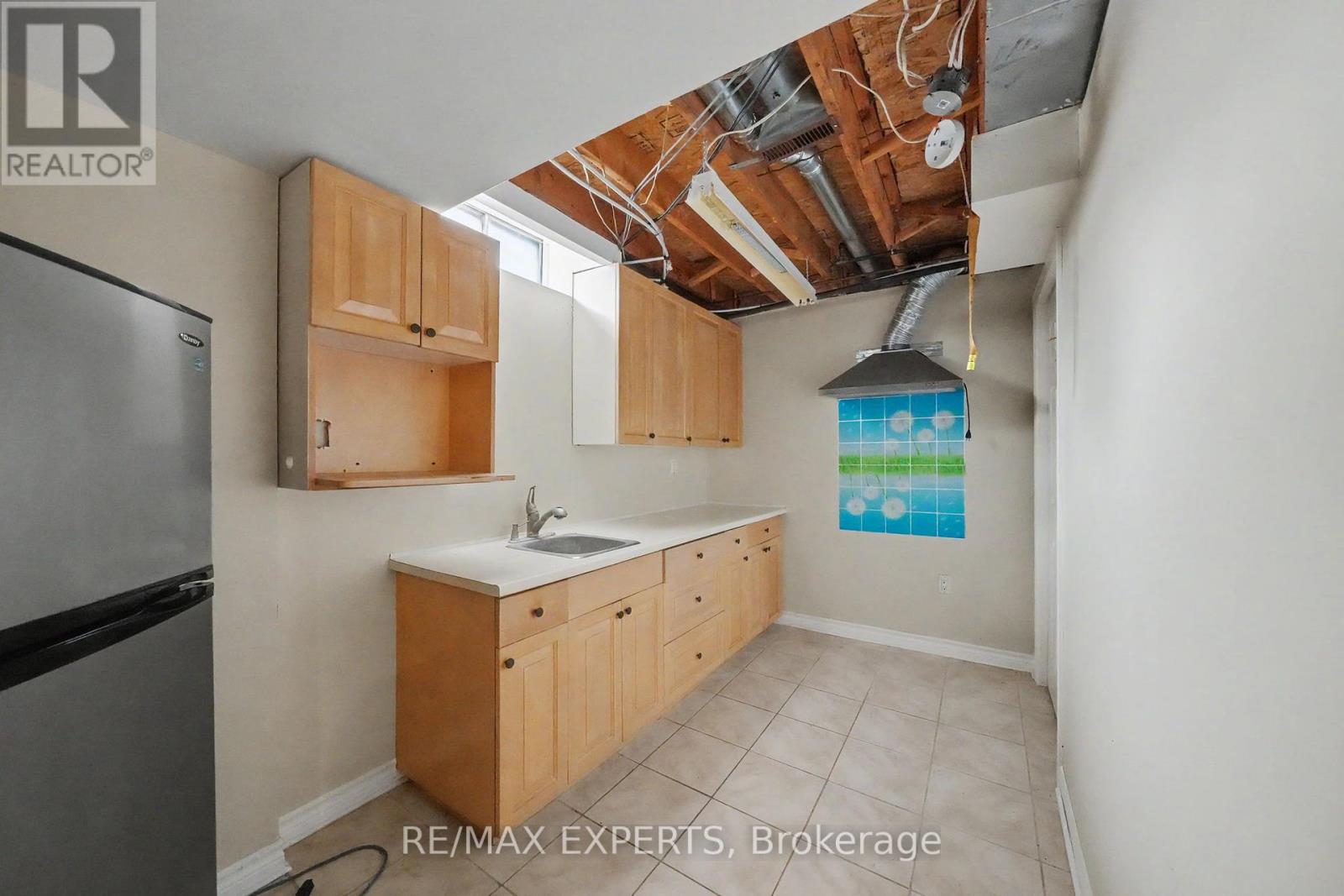 45 BLAIR CRESCENT - 28