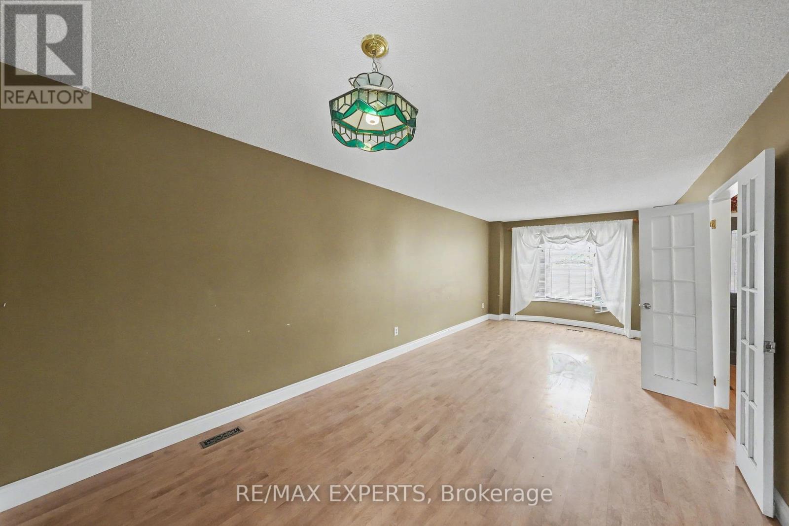 45 BLAIR CRESCENT - 6