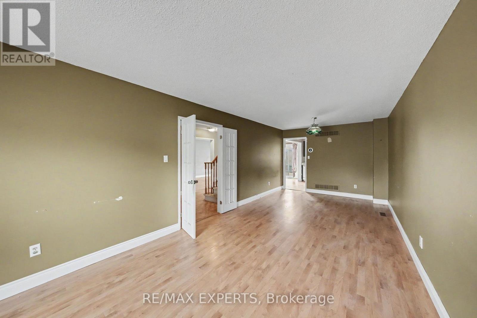 45 BLAIR CRESCENT - 7