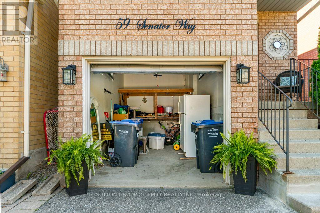 59 SENATOR WAY - 36