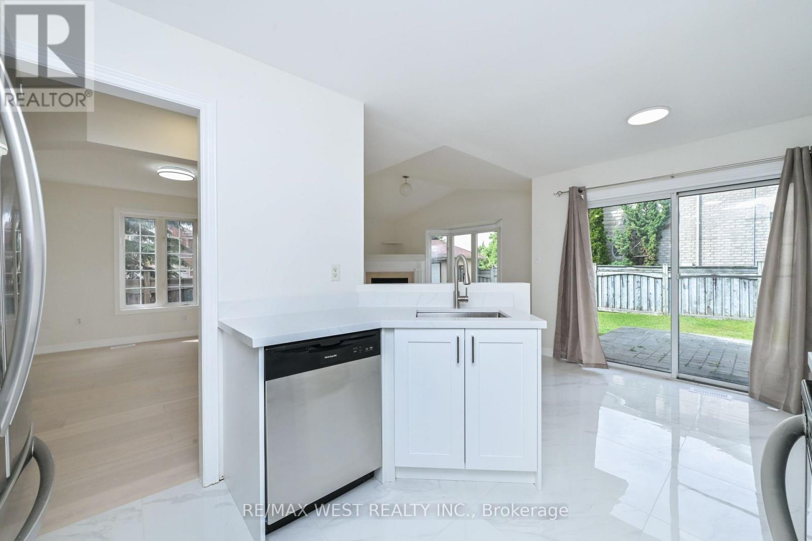 8 TERRASTONE COURT - 16