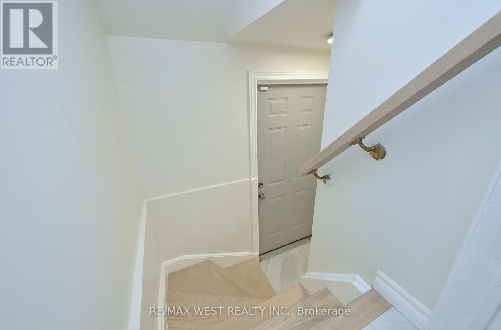 8 TERRASTONE COURT - 30