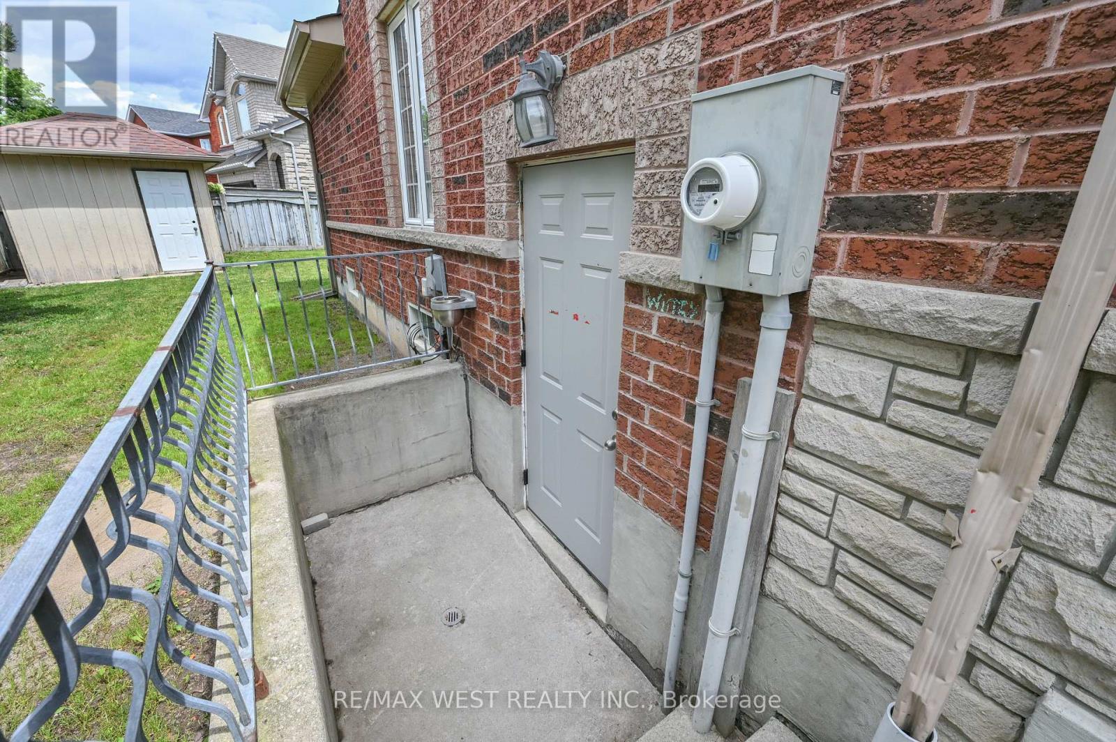8 TERRASTONE COURT - 39