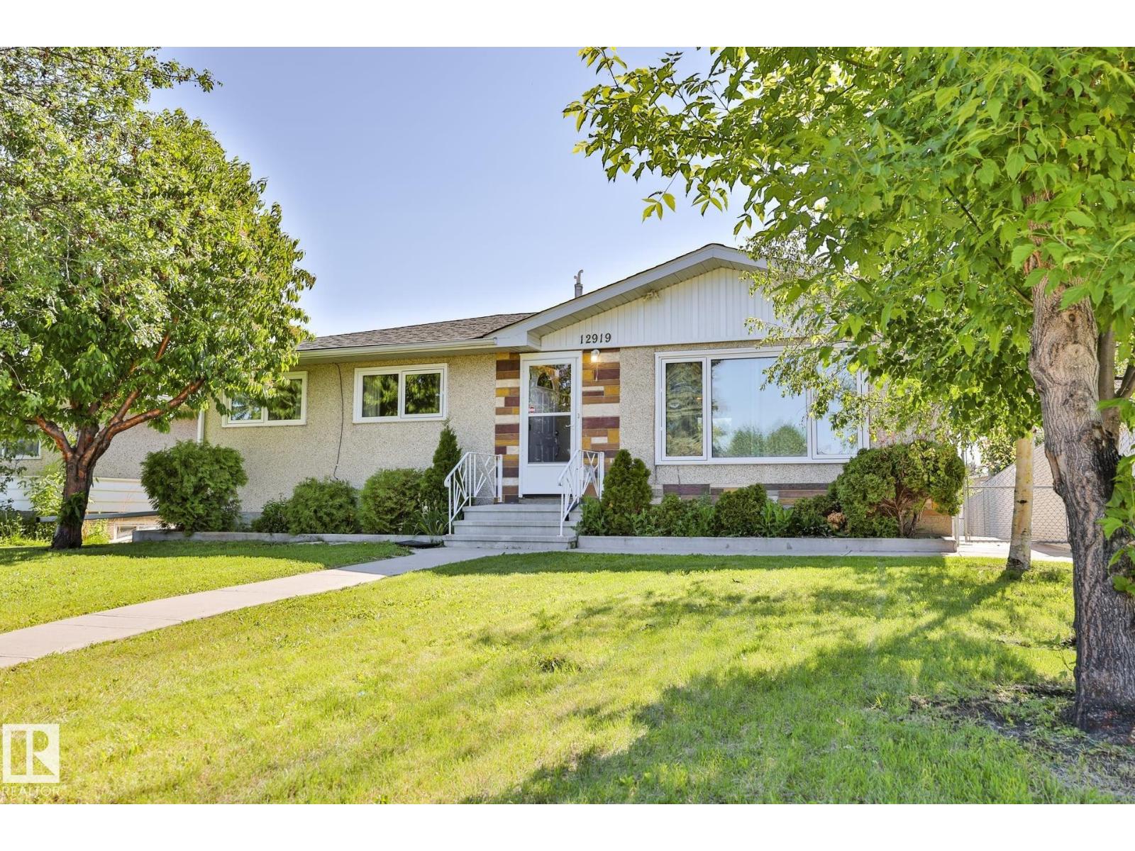 12919 86 ST NW - 4