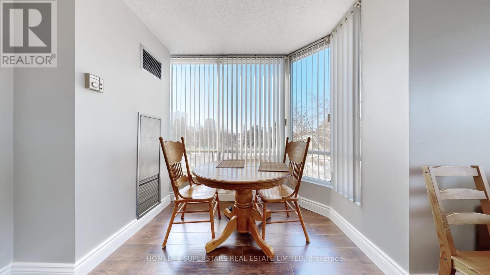 #301 26 HANOVER ROAD - 13