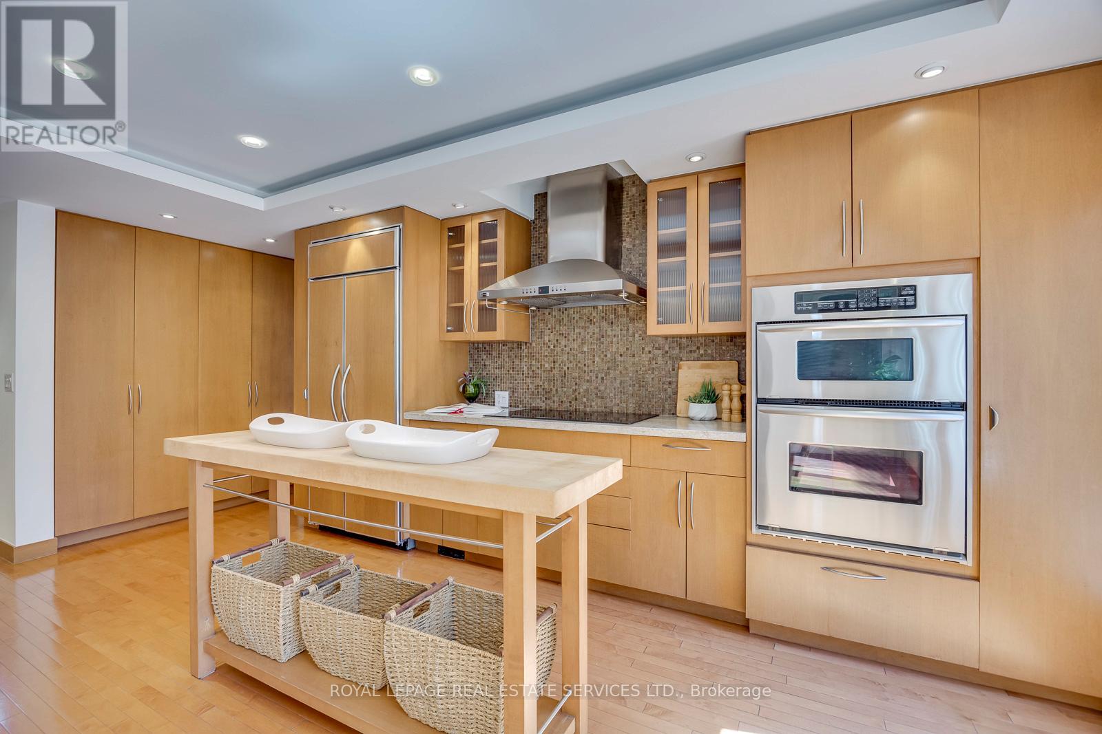 300 CANITAL COURT - 14