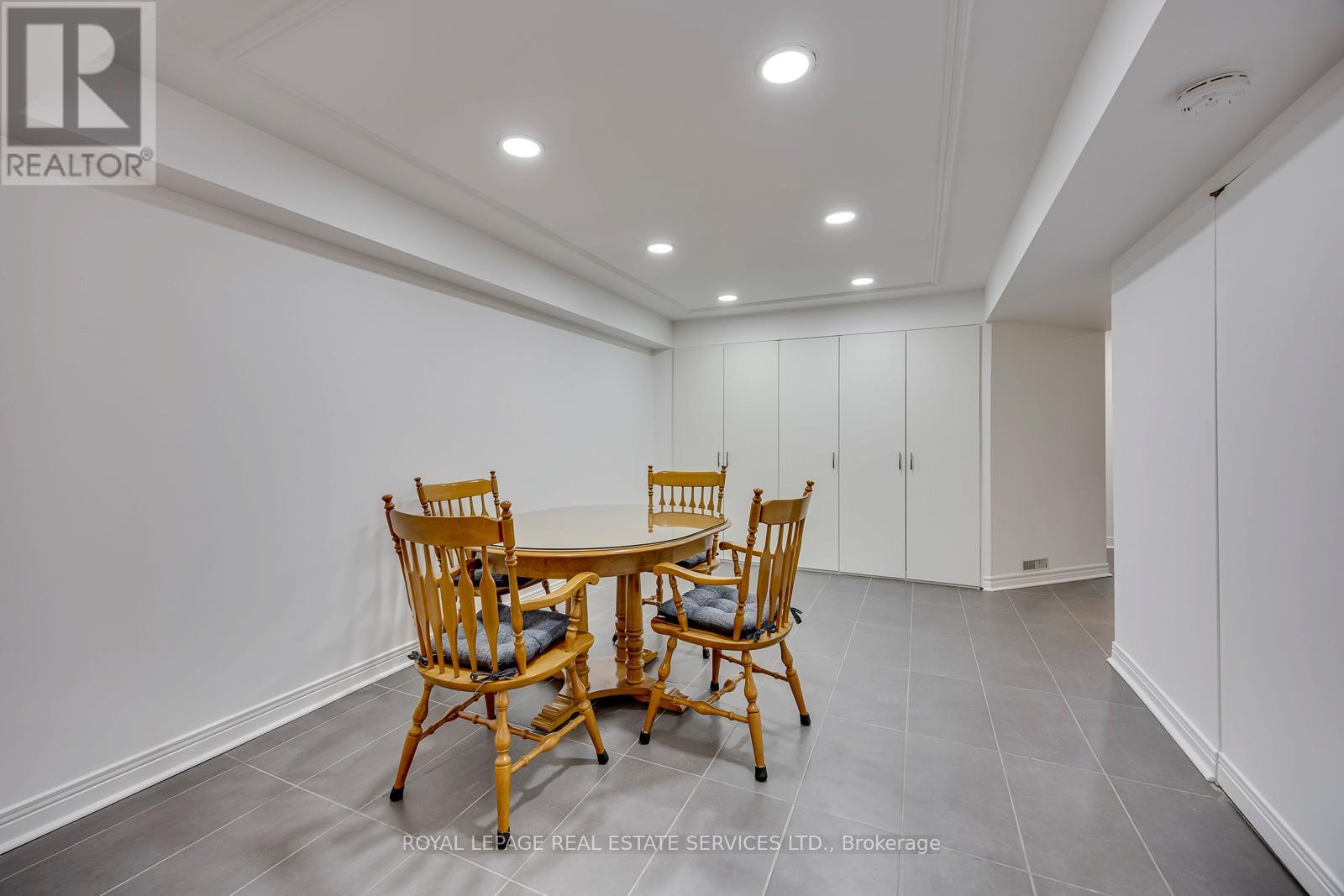 300 CANITAL COURT - 31