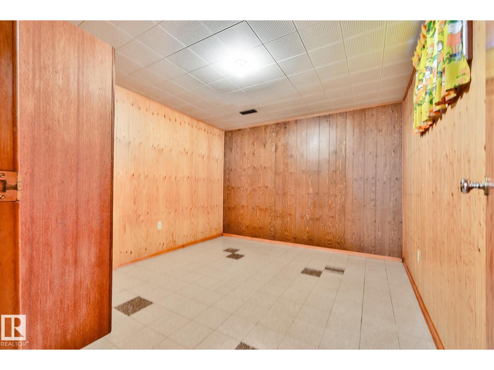 12919 86 ST NW - 42