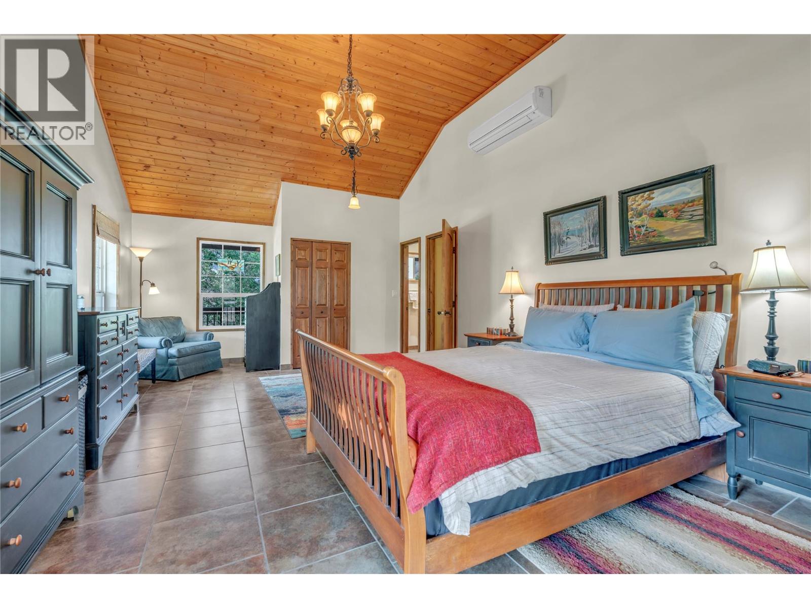 2795 Liddicoat Road - 27